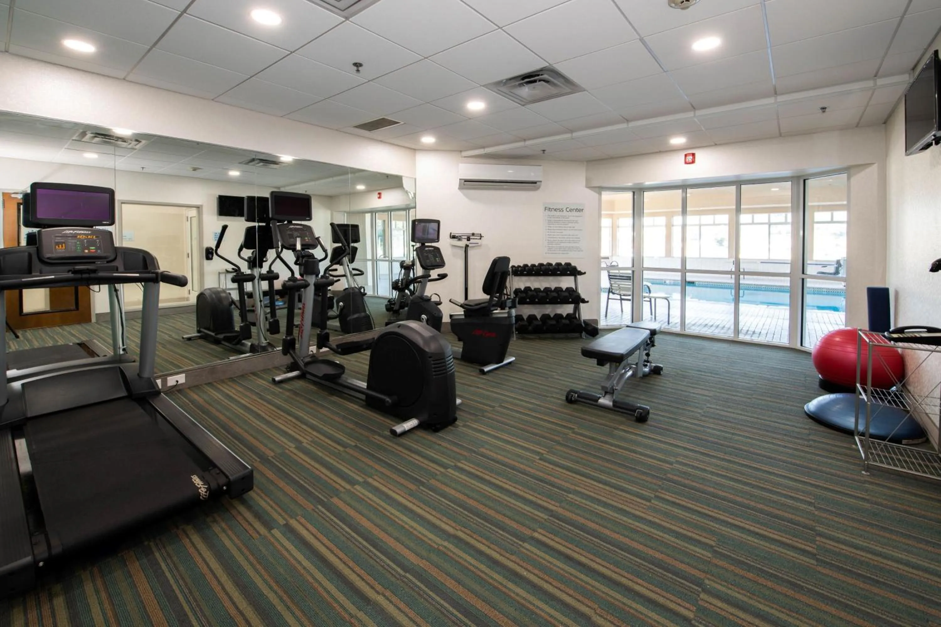 Fitness centre/facilities in Holiday Inn Express Hotel & Suites Kansas City - Grandview by IHG