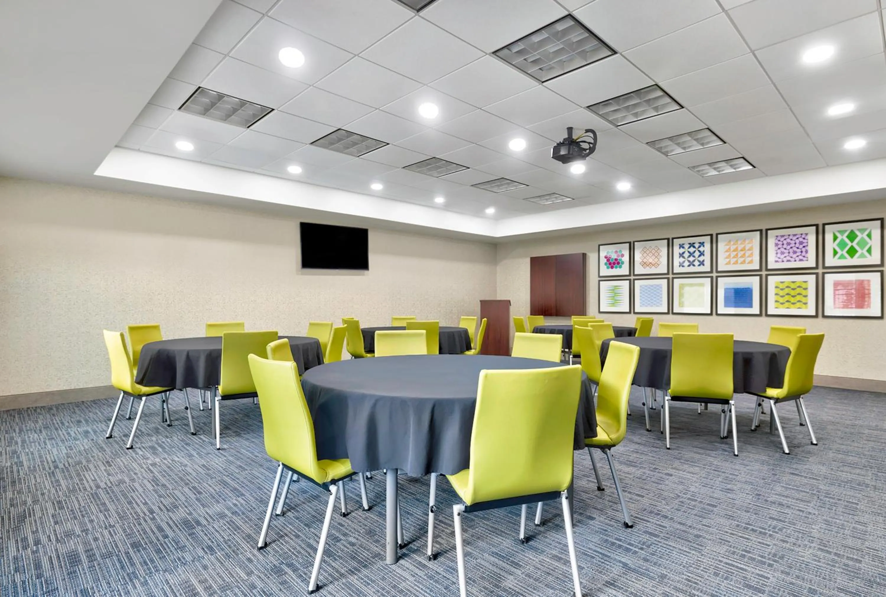 Meeting/conference room in Holiday Inn Express Hotel & Suites Kansas City - Grandview by IHG