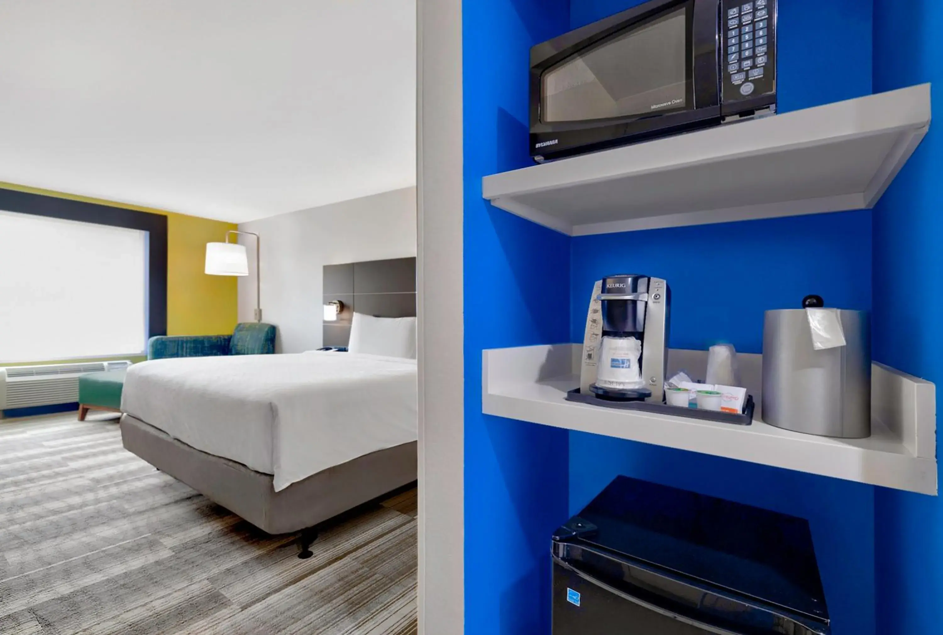 King Room - Mobility Access/Hearing Accessible in Holiday Inn Express Hotel & Suites Kansas City - Grandview by IHG King Room - Mobility Access/Hearing Accessible in Holiday Inn Express Hotel & Suites Kansas City - Grandview by IHG