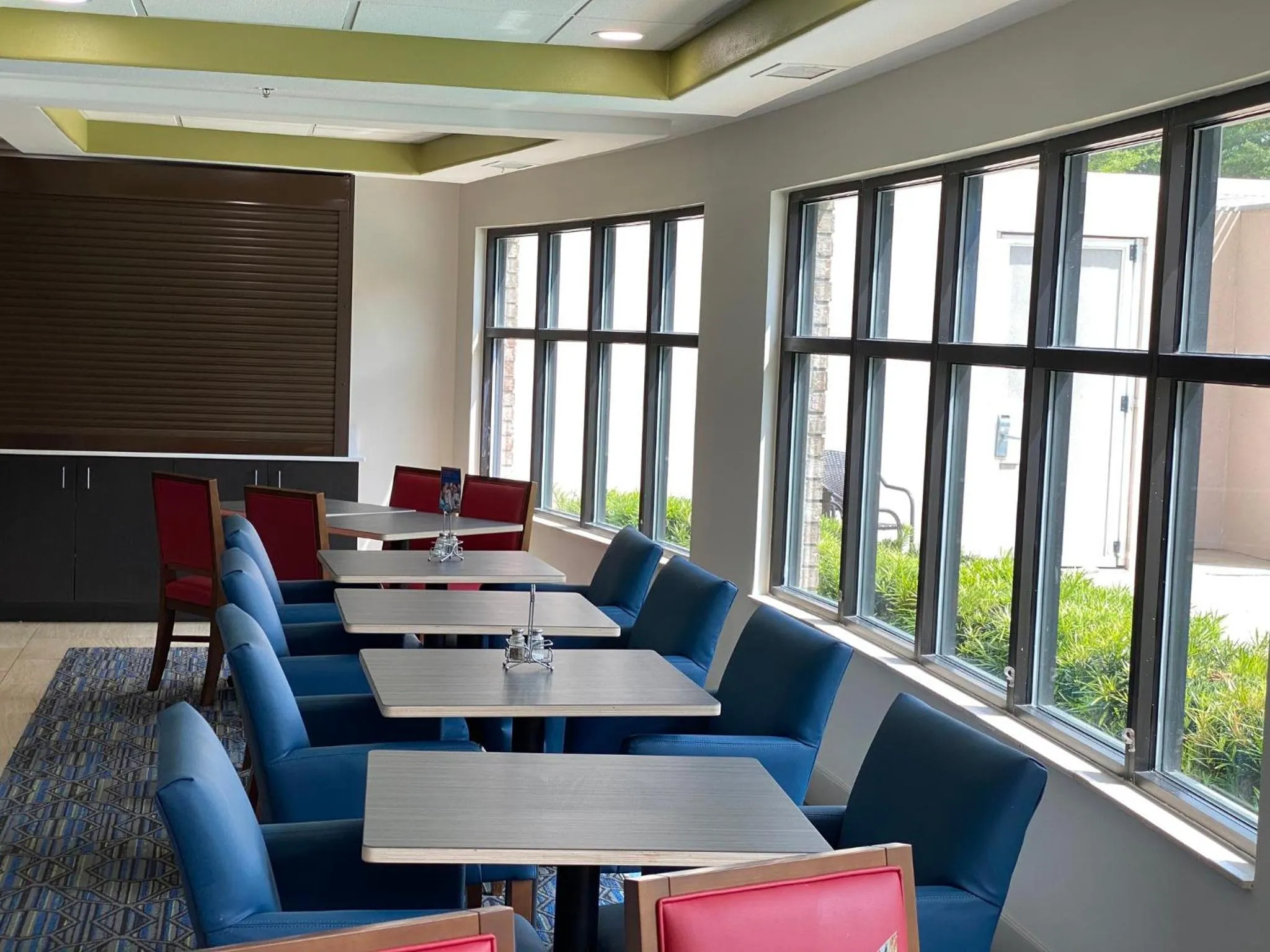 Breakfast in Holiday Inn Express Hotel & Suites Jacksonville-Blount Island by IHG