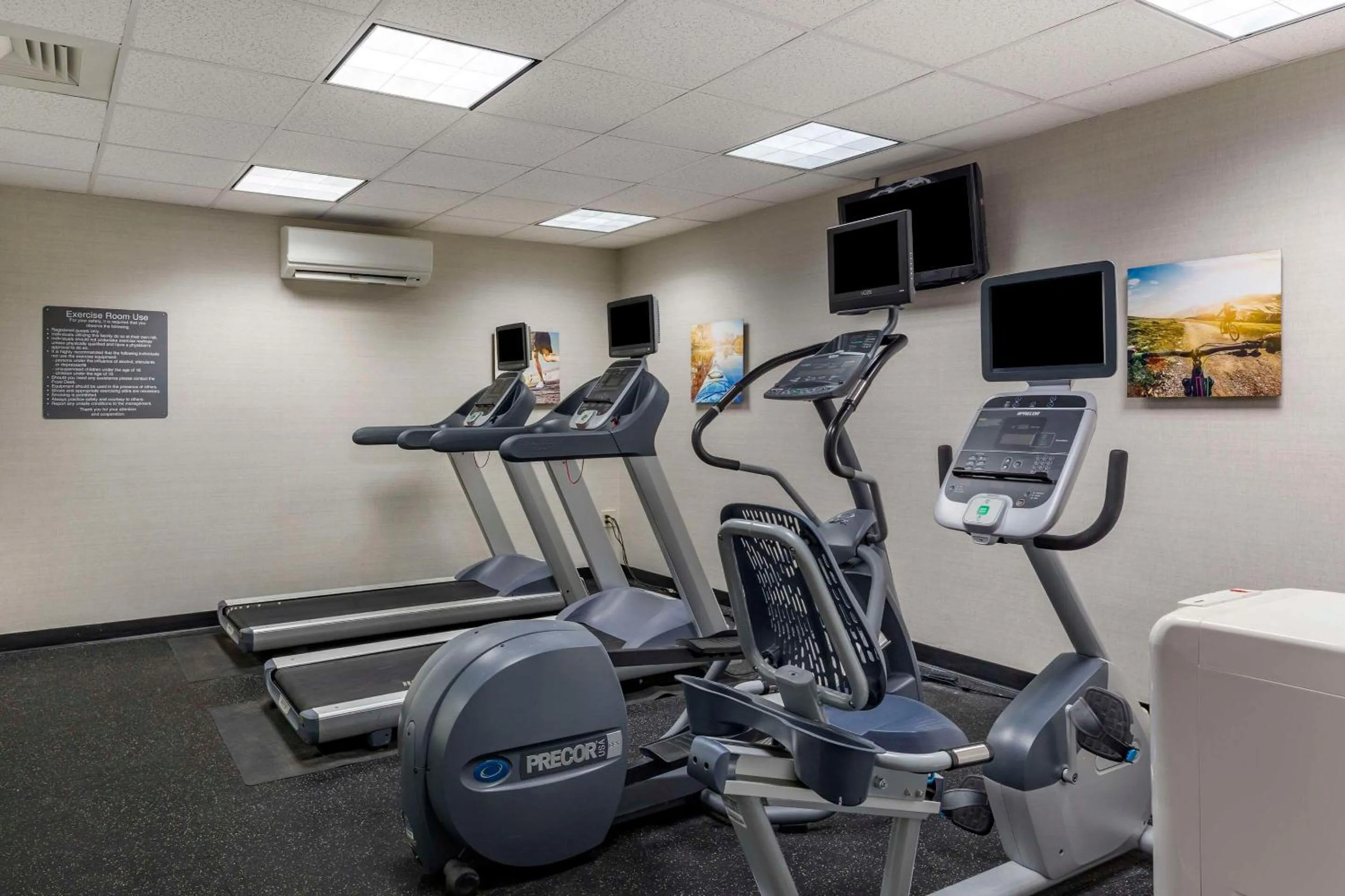 Fitness centre/facilities in Comfort Inn & Suites