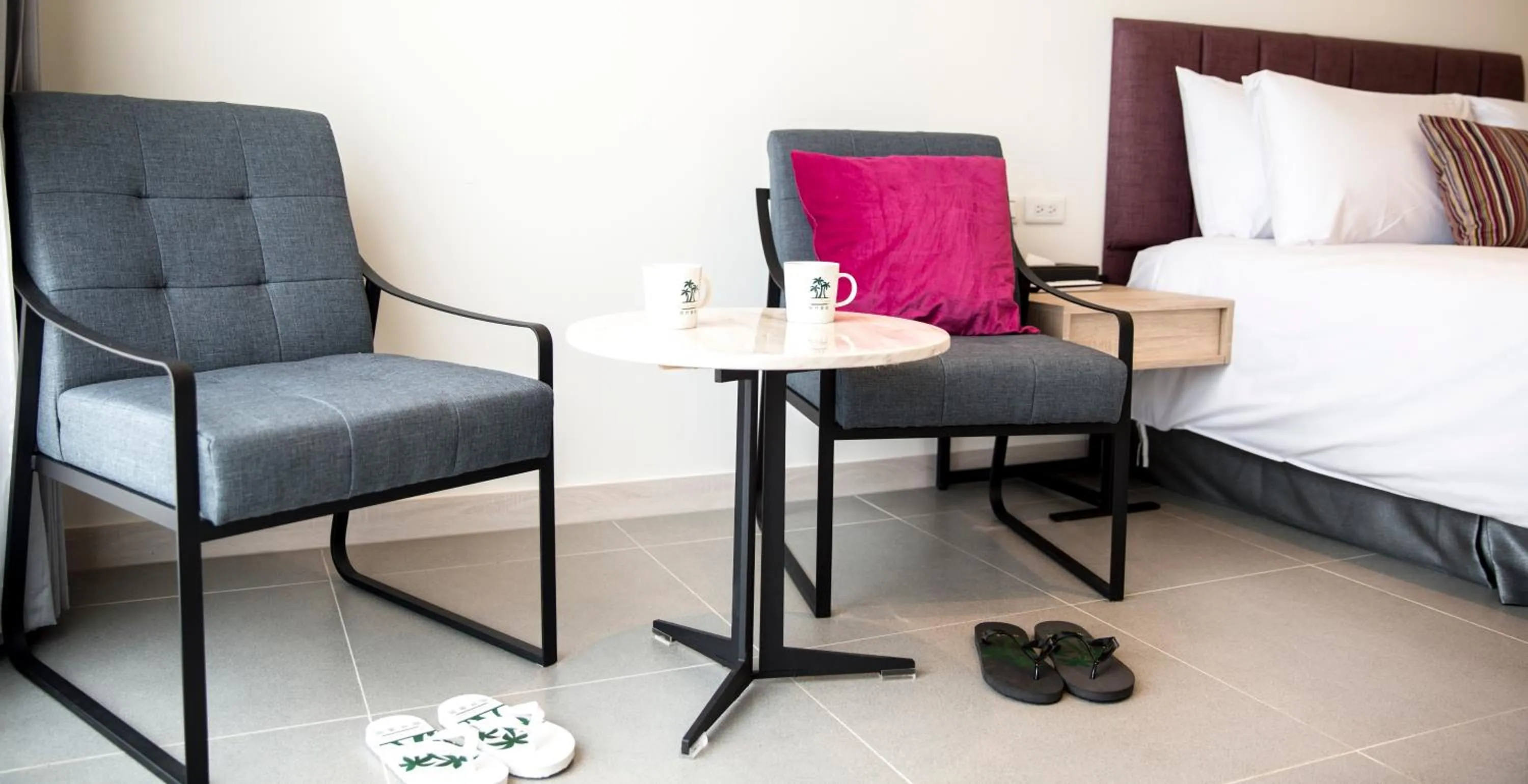 Living room, Bed in 墾丁椰林 海灘文旅