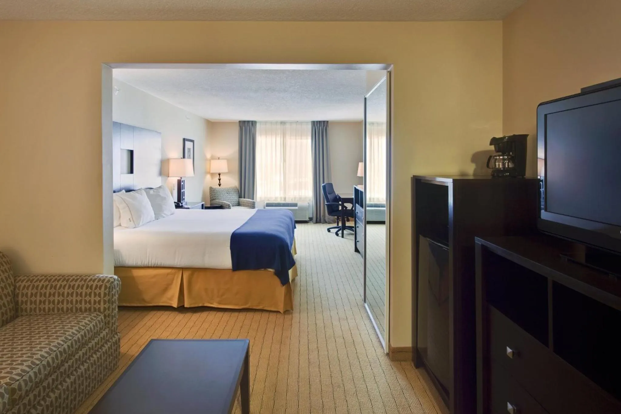 Photo of the whole room, Bed in Holiday Inn Express Hotel & Suites Albuquerque Airport by IHG