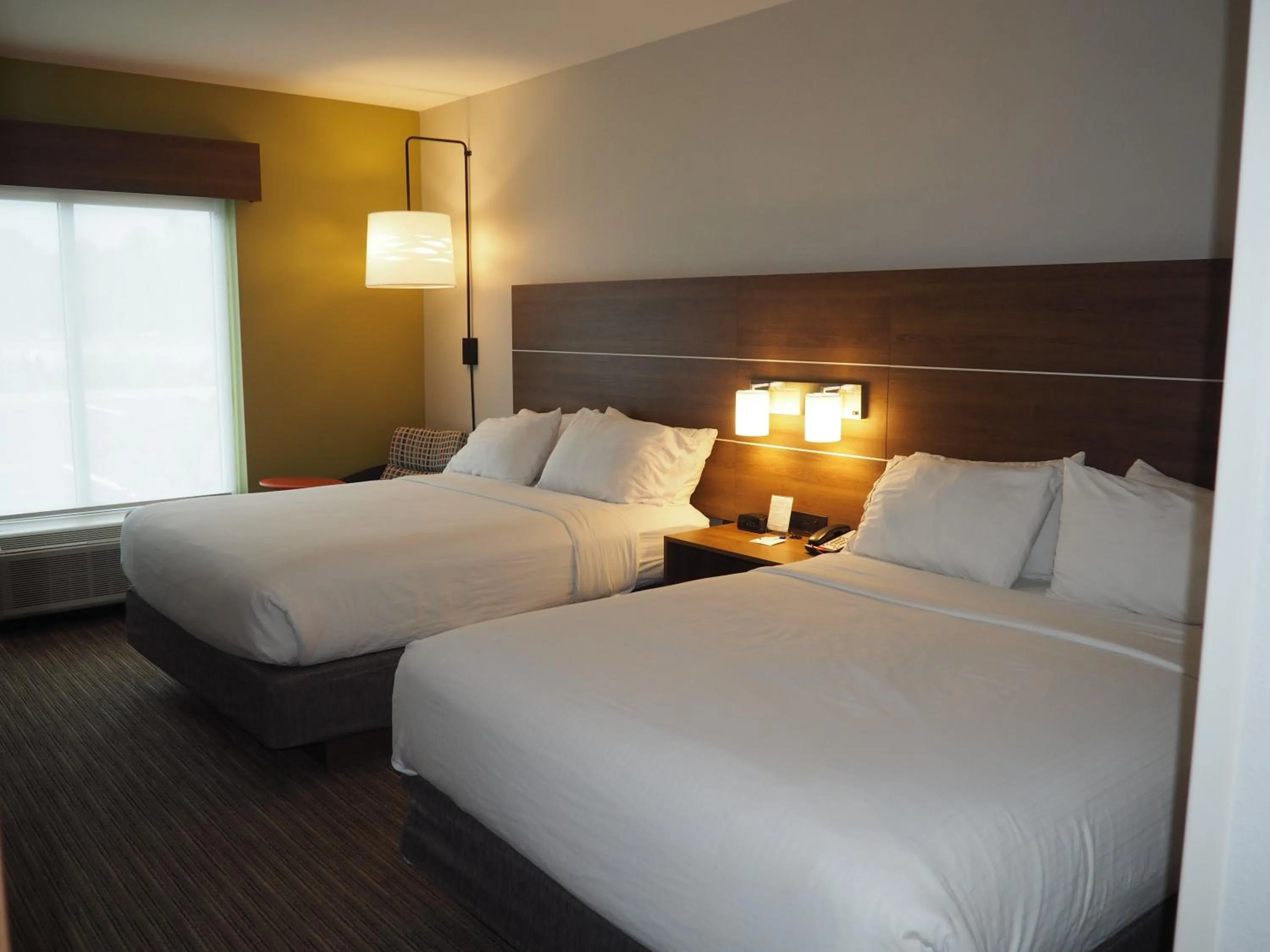 Photo of the whole room, Bed in Holiday Inn Express Hotel & Suites Jacksonville North-Fernandina by IHG