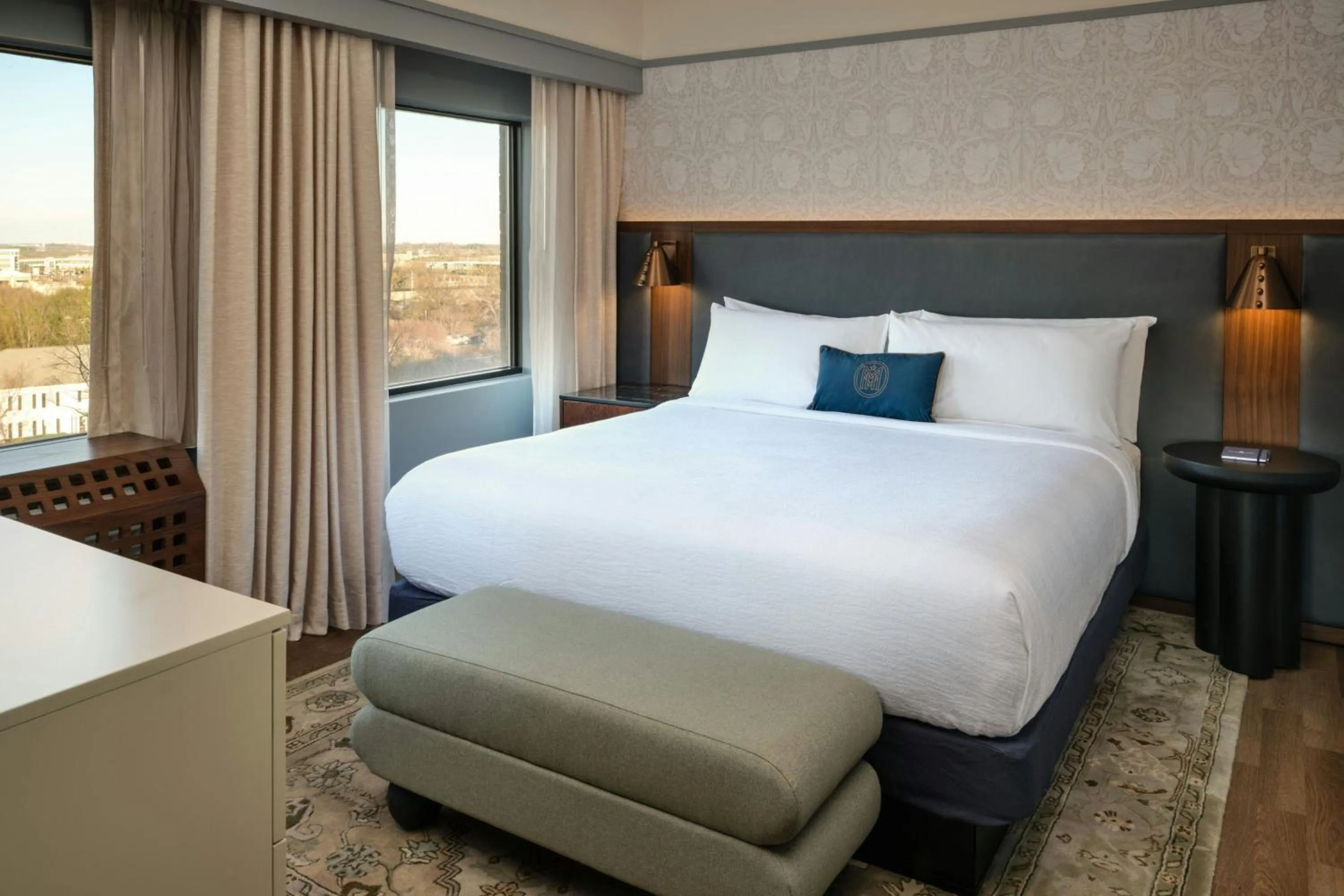 Bedroom, Bed in The Mecklen Hotel, a Tribute Portfolio Hotel