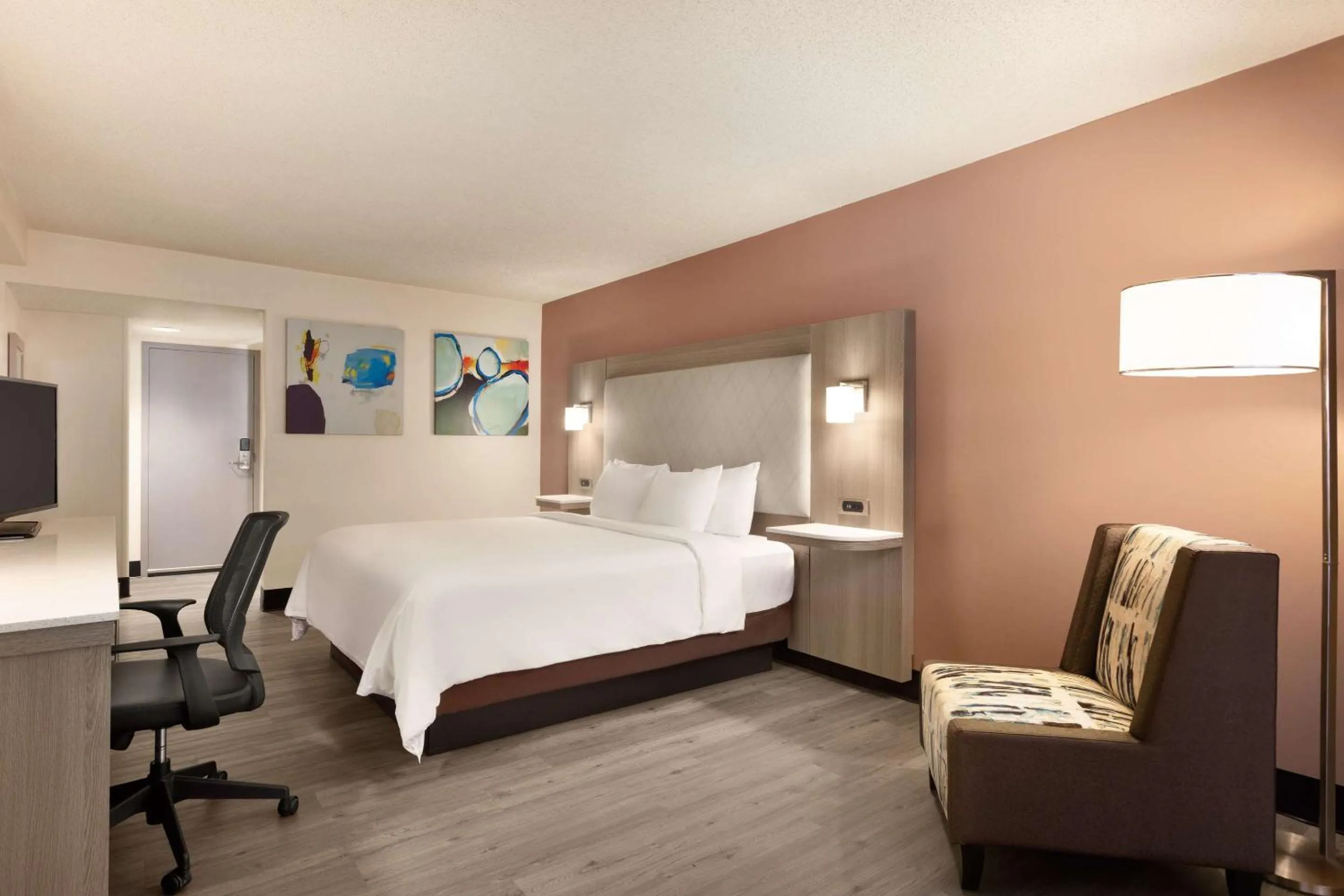 Bedroom in Radisson Hotel Lenexa Overland Park