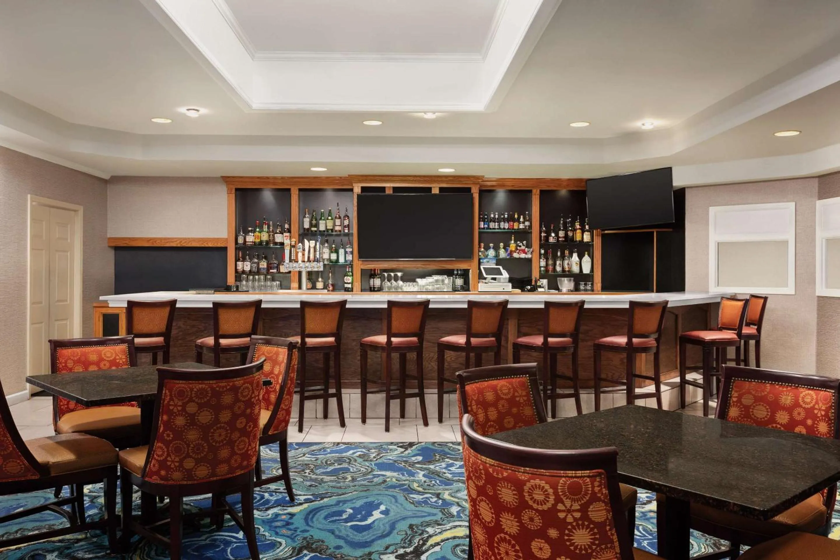 Lounge or bar in Radisson Hotel Lenexa Overland Park