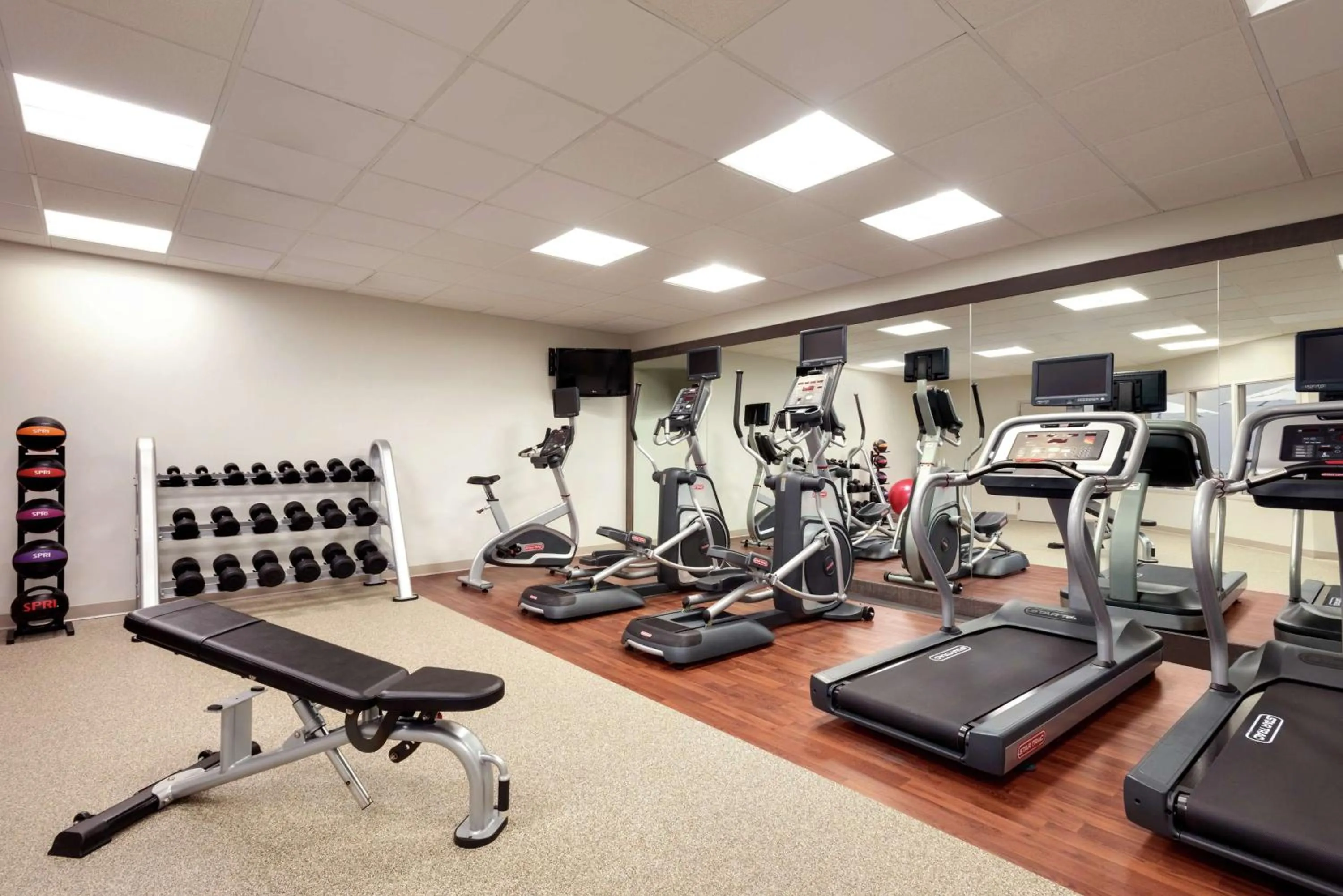 Fitness centre/facilities in DoubleTree by Hilton St. Paul, MN