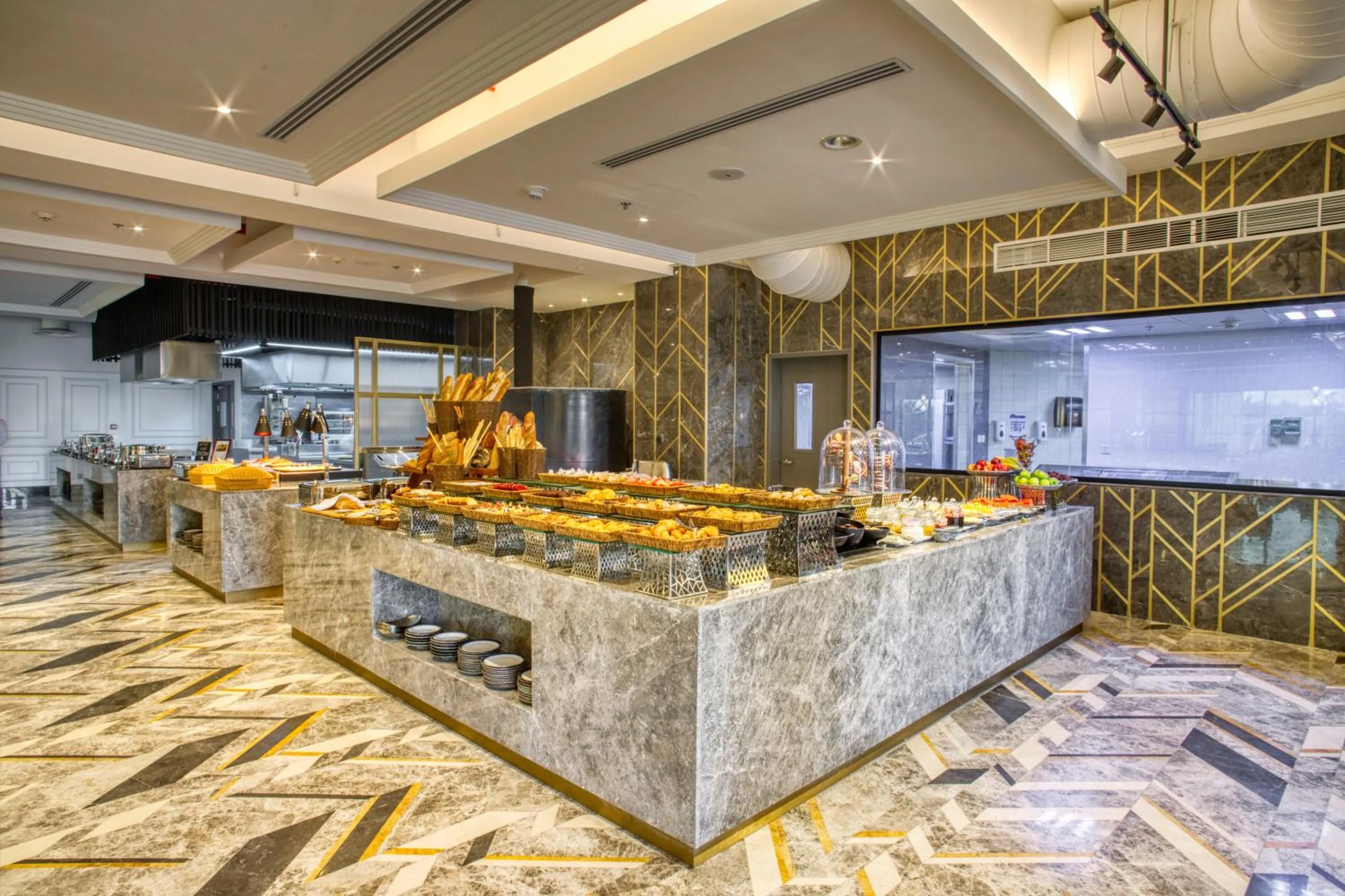 Kitchen or kitchenette in Al Ahsa InterContinental by IHG