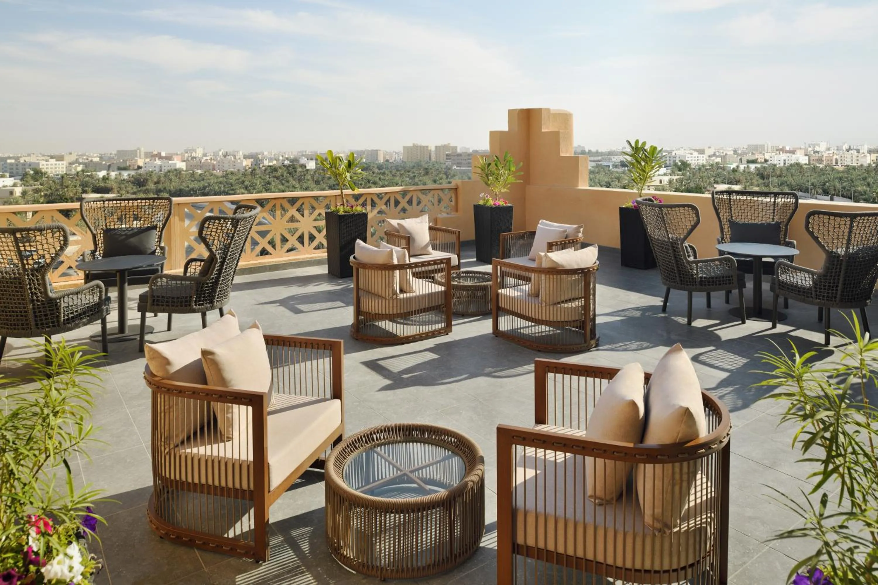 Lounge or bar in Al Ahsa InterContinental by IHG
