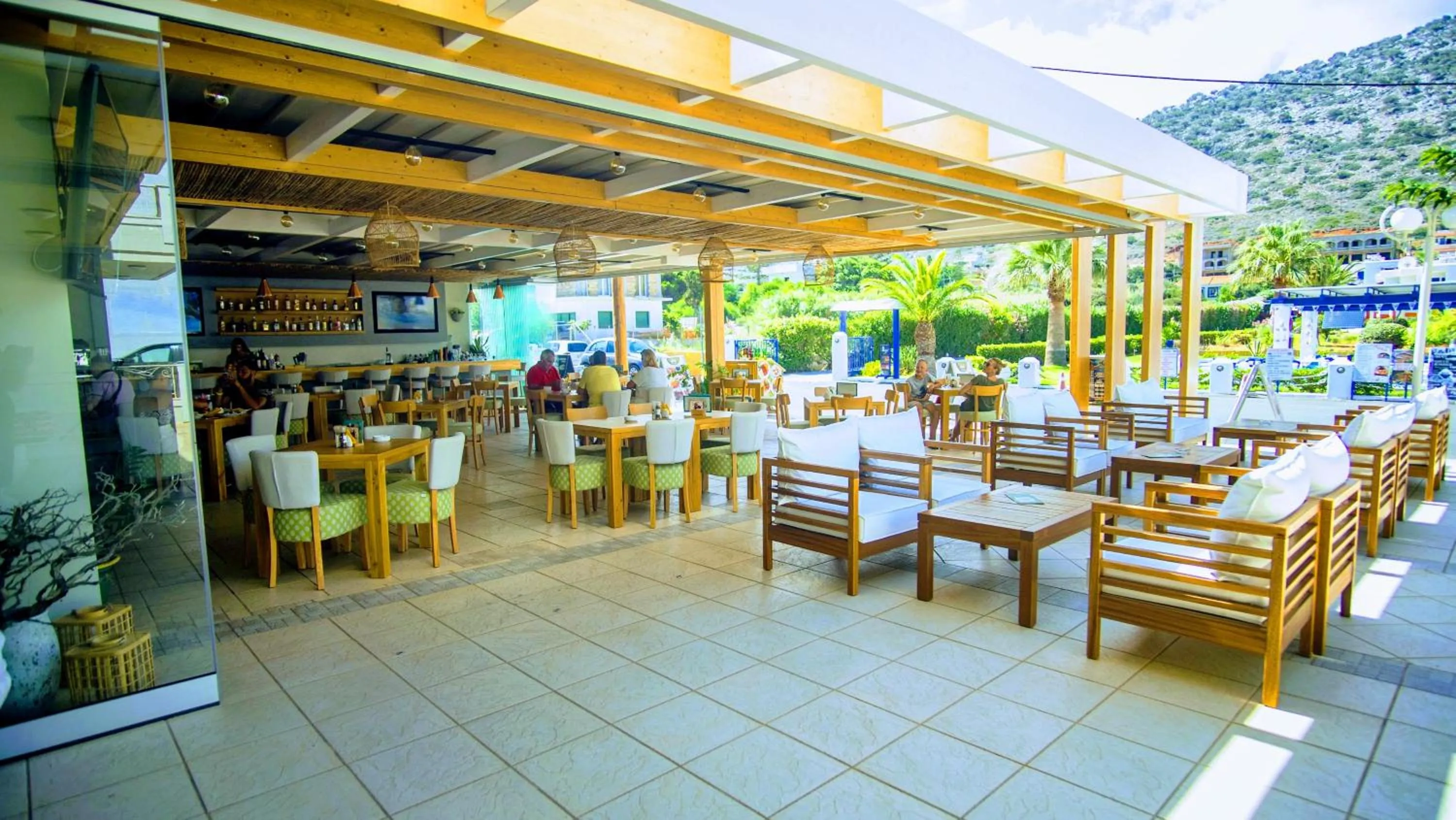 Restaurant/places to eat in Pela Sofia