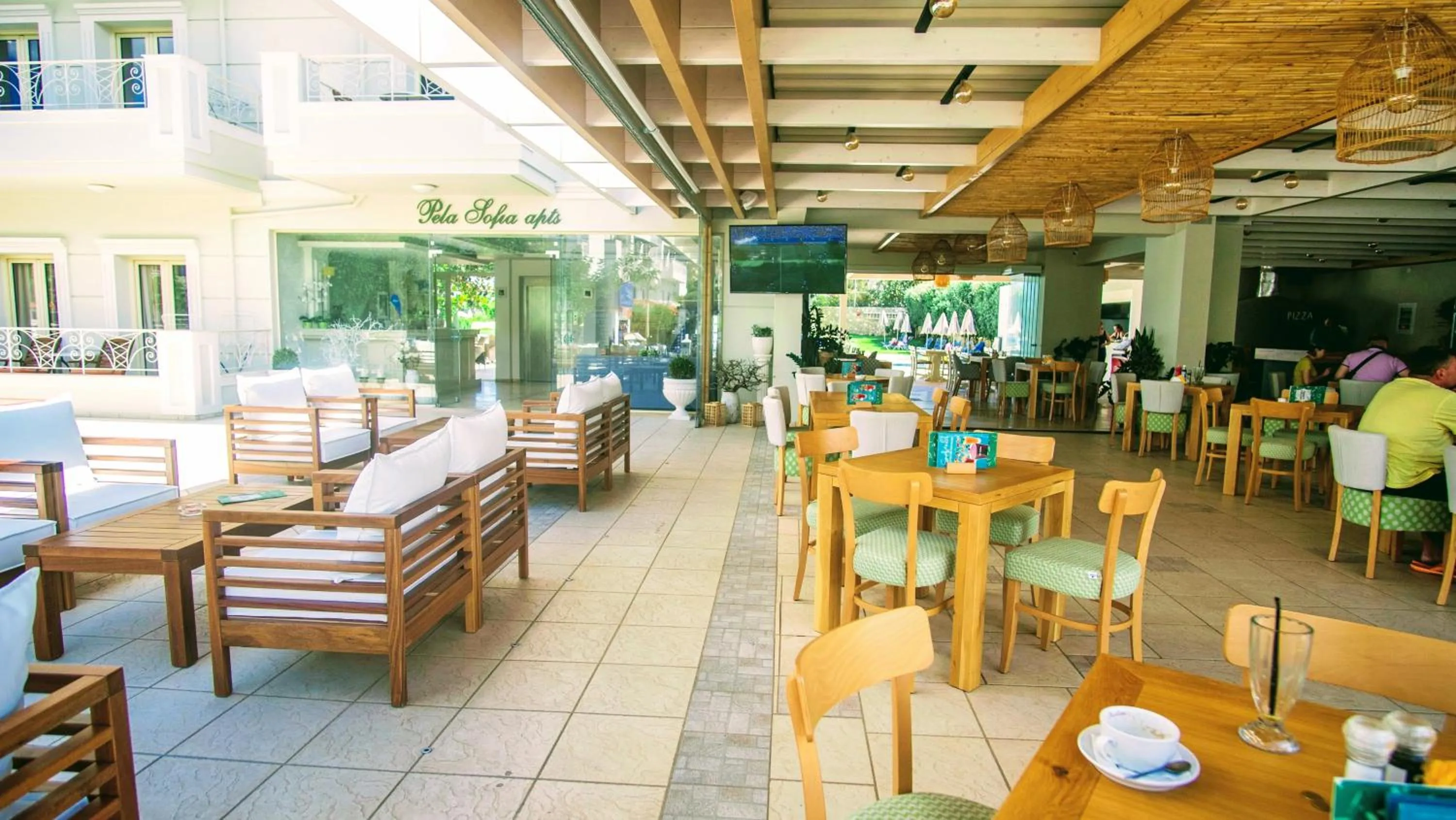 Restaurant/places to eat in Pela Sofia