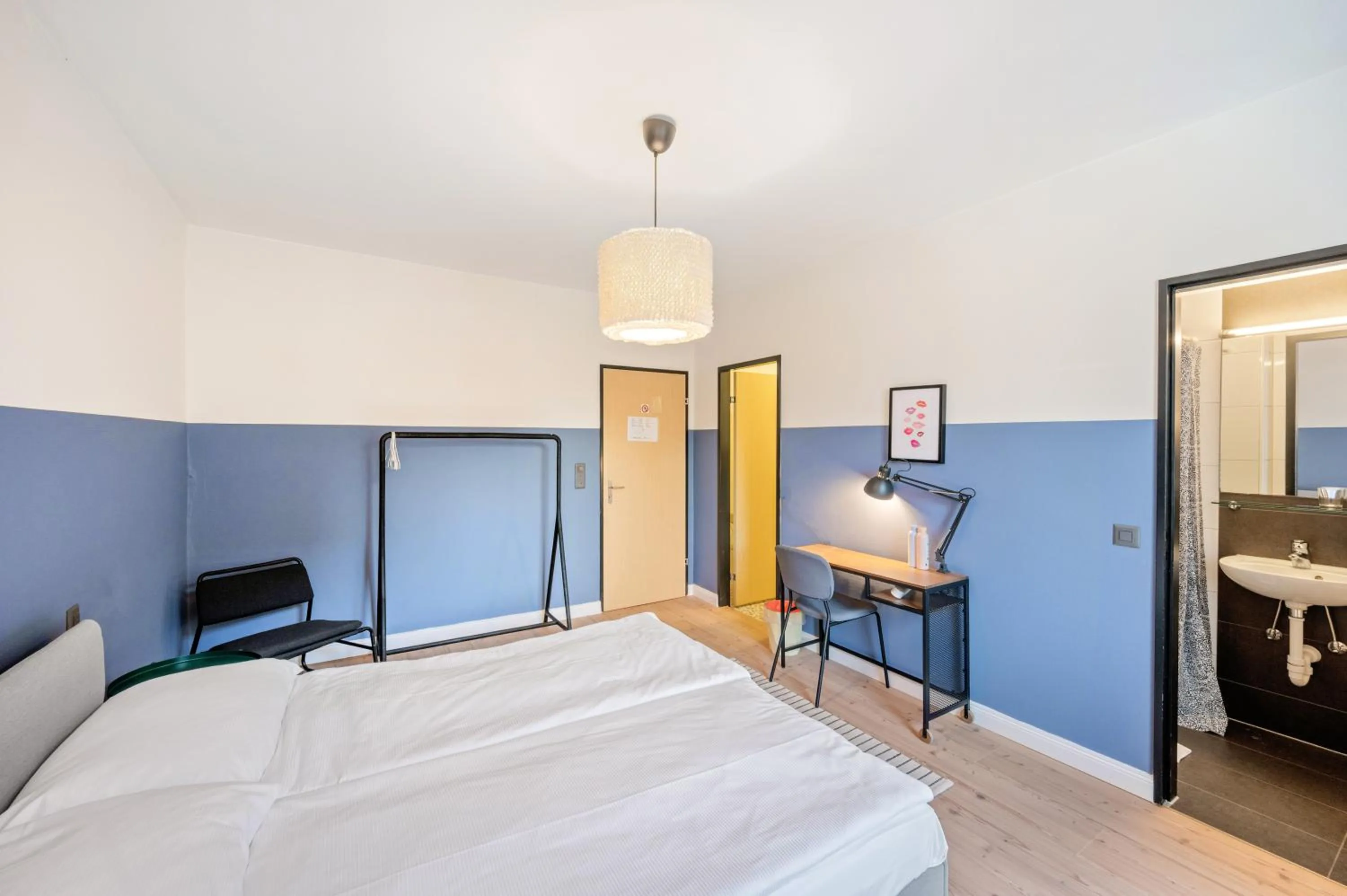 Bed in Becozy Self Check-in Pop-Up Hotel Basel