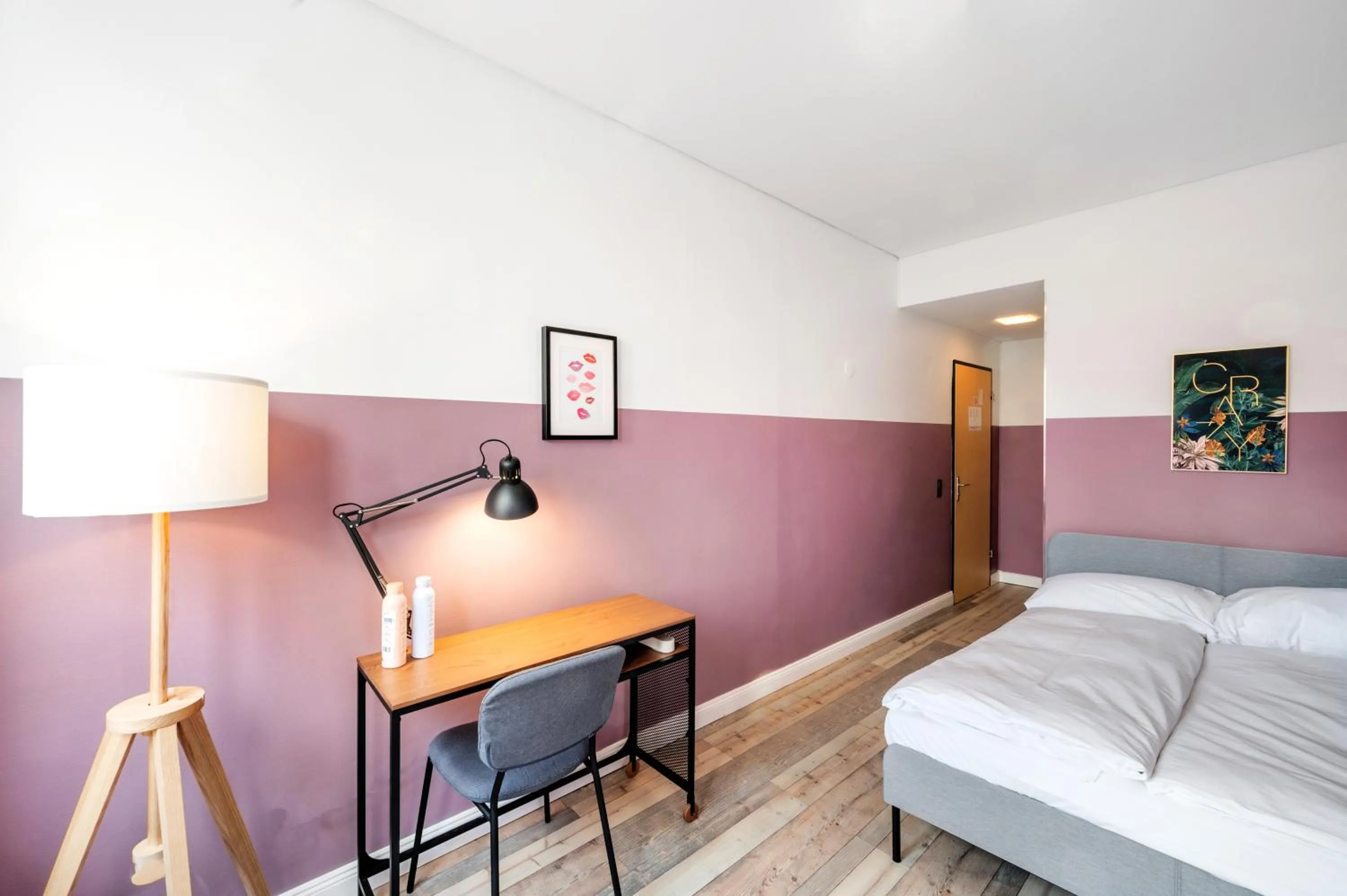 Bed in Becozy Self Check-in Pop-Up Hotel Basel