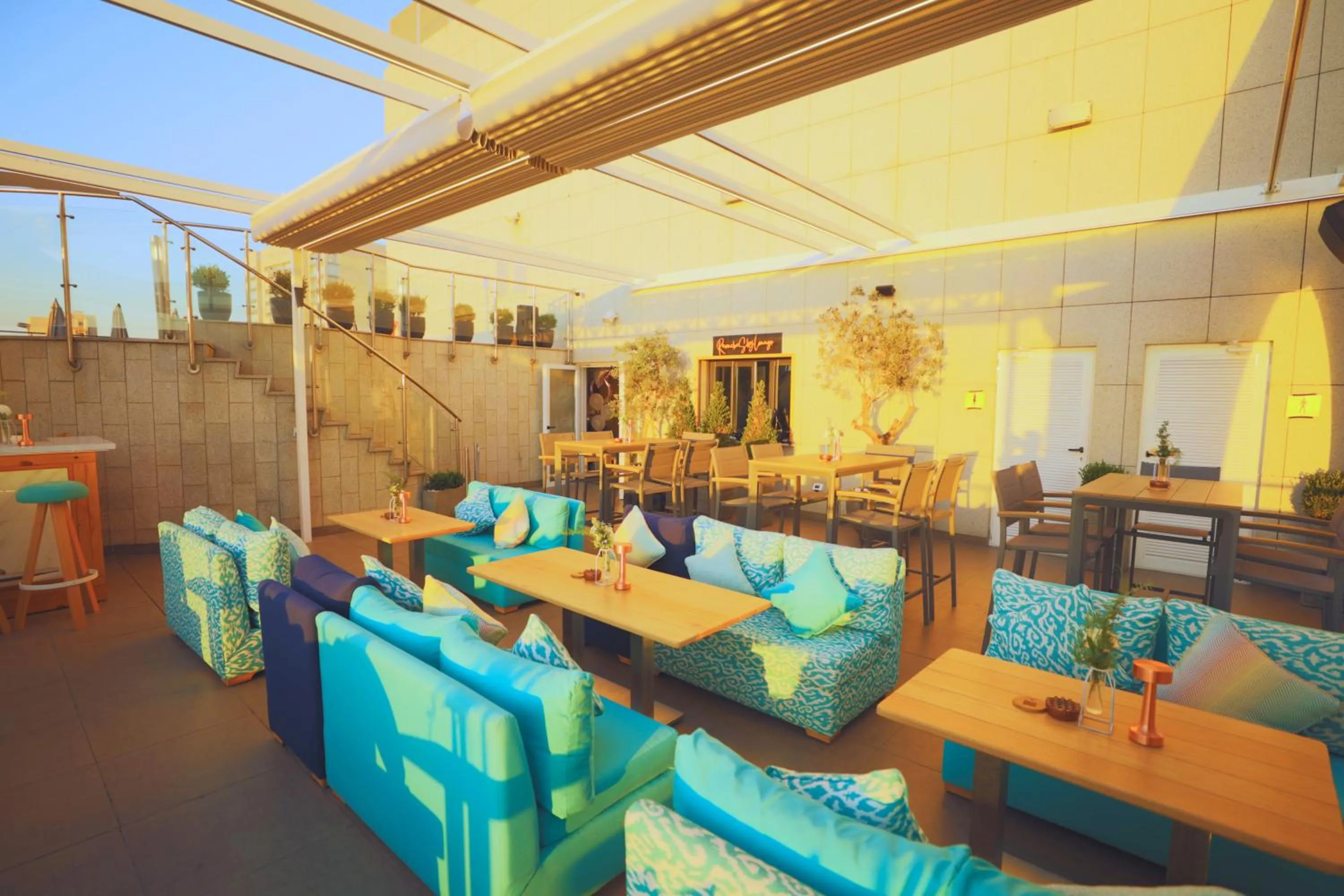 Restaurant/places to eat in Raouche Arjaan by Rotana