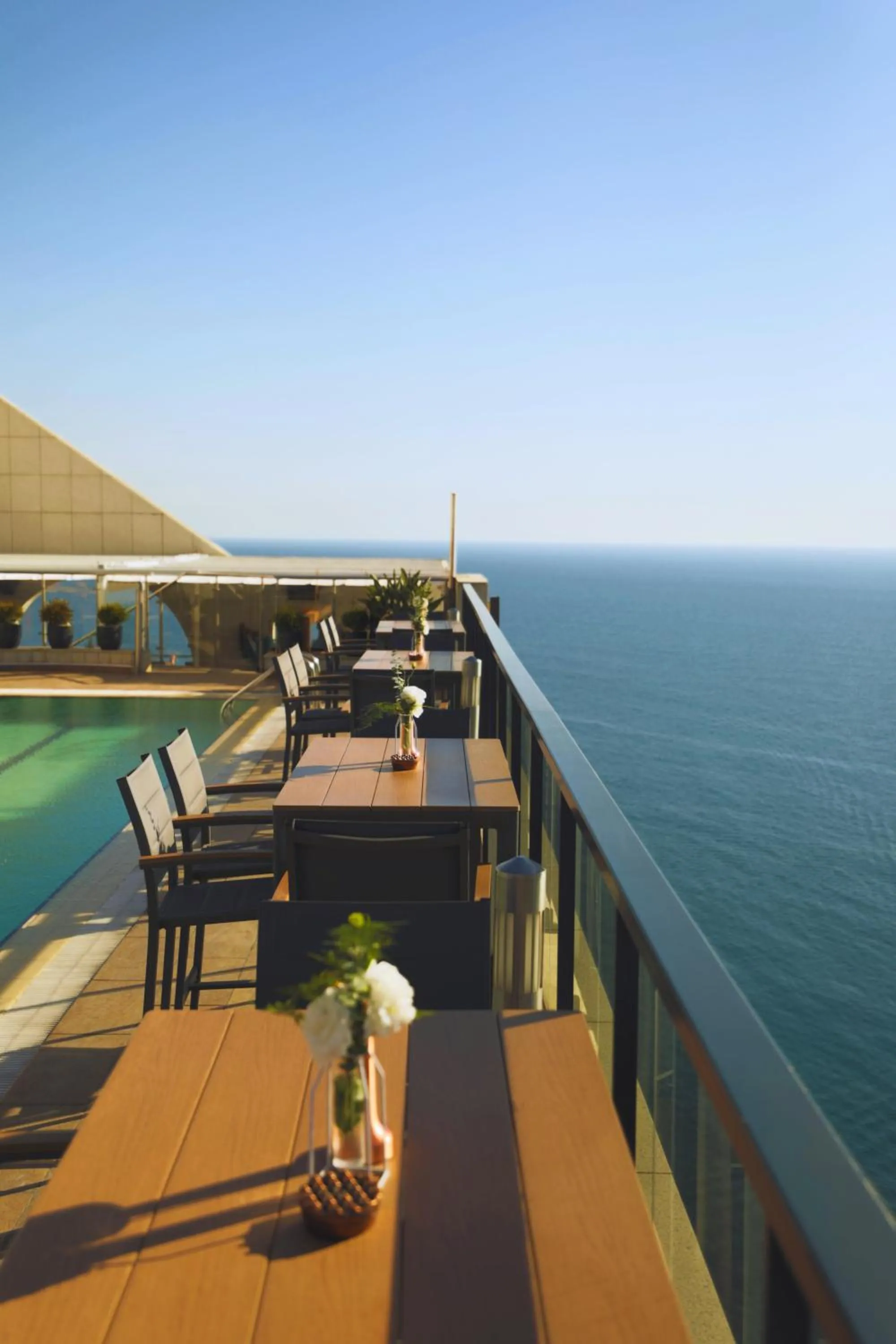 Restaurant/places to eat in Raouche Arjaan by Rotana