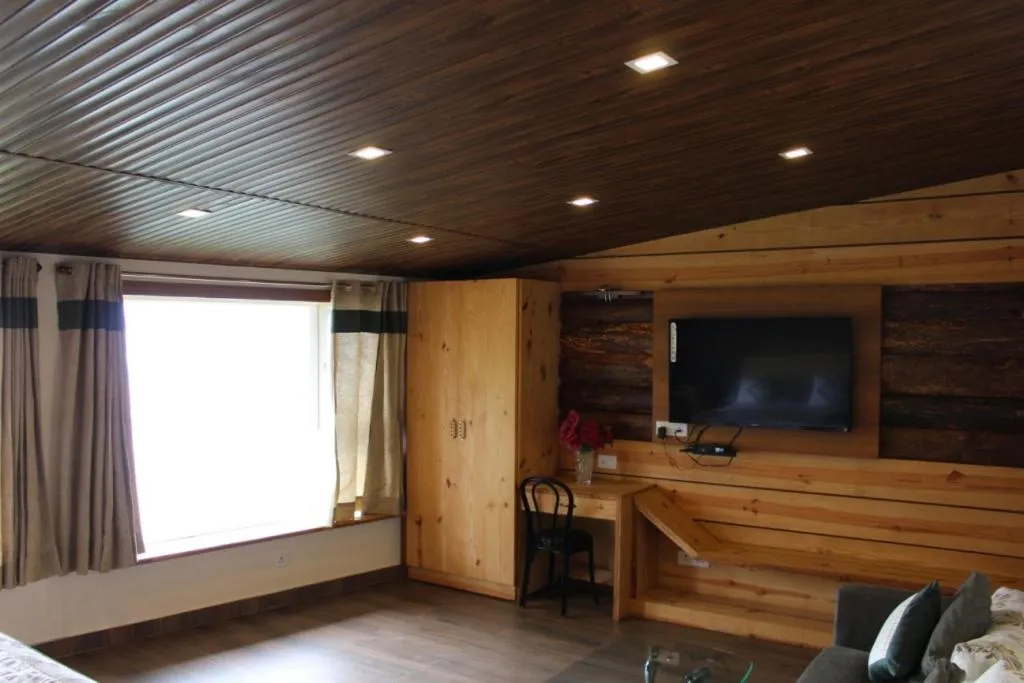 Decorative detail in Jharipani Castle