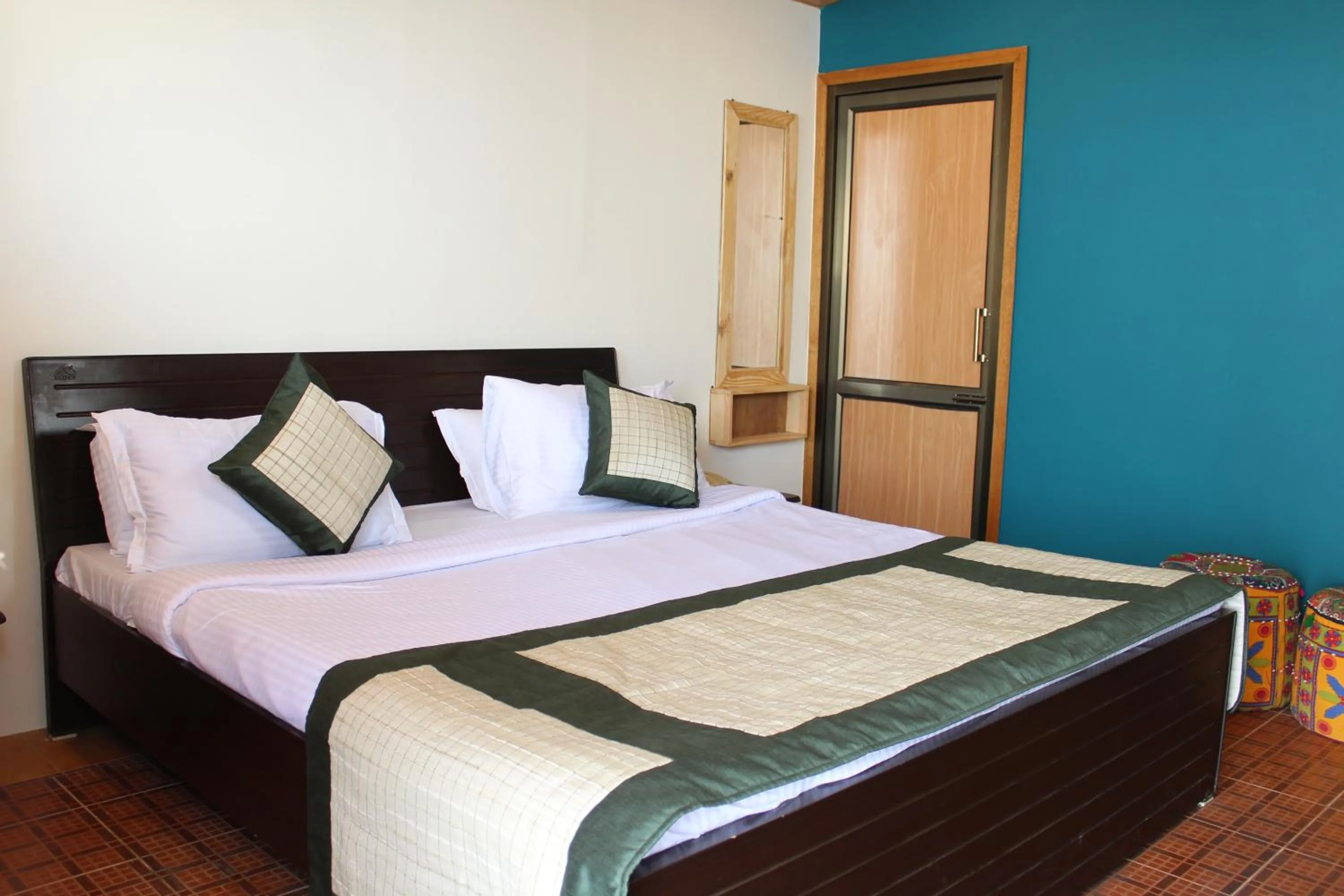 Decorative detail, Bed in Jharipani Castle