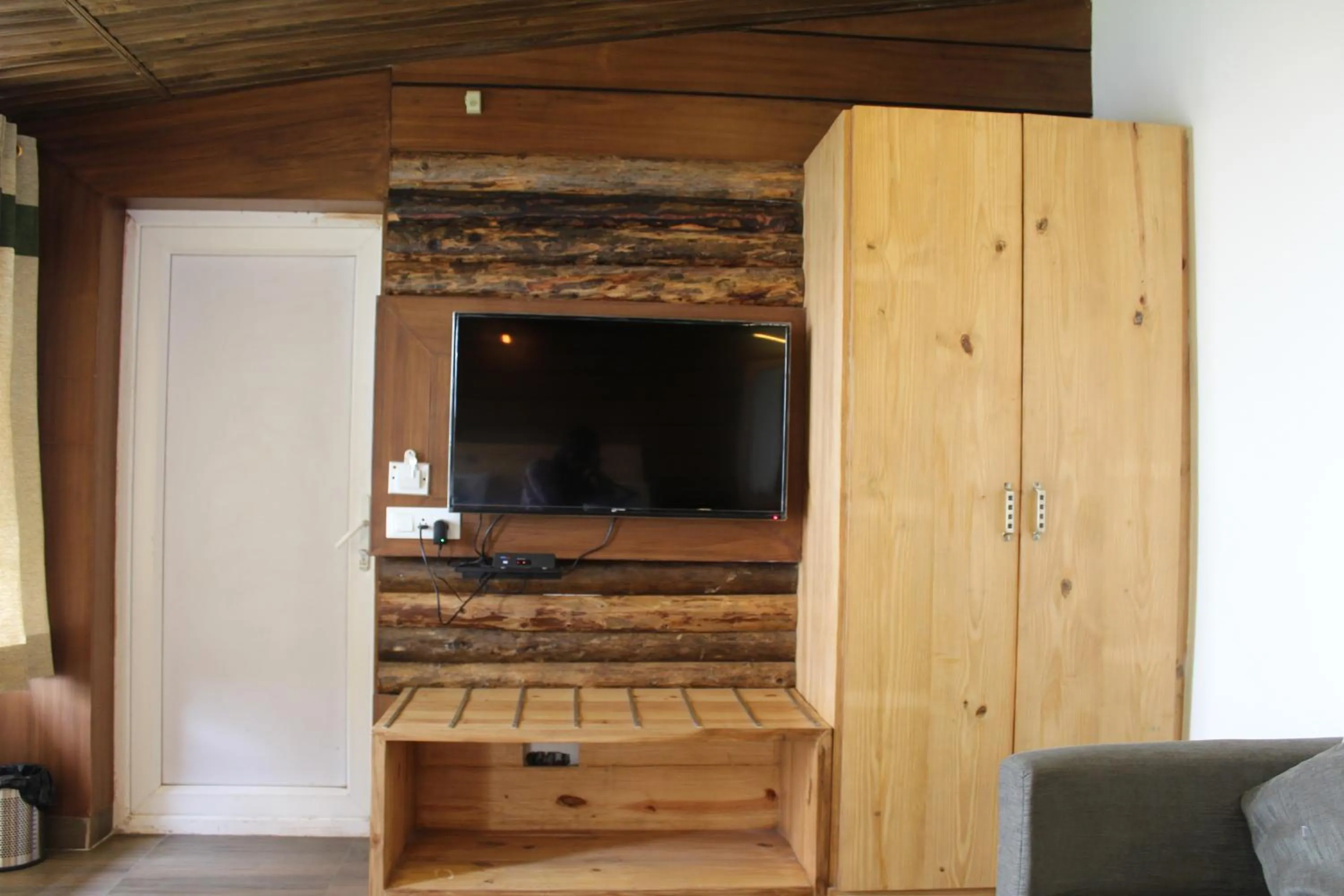 Decorative detail in Jharipani Castle