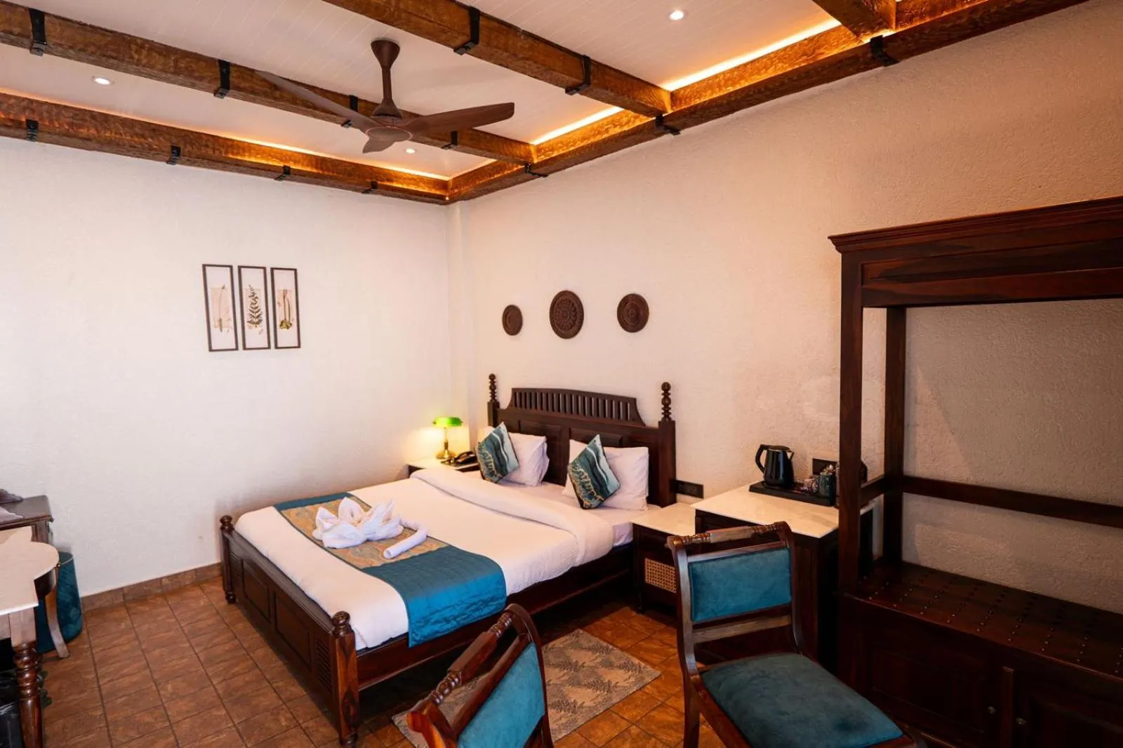 Bed in Jharipani Castle