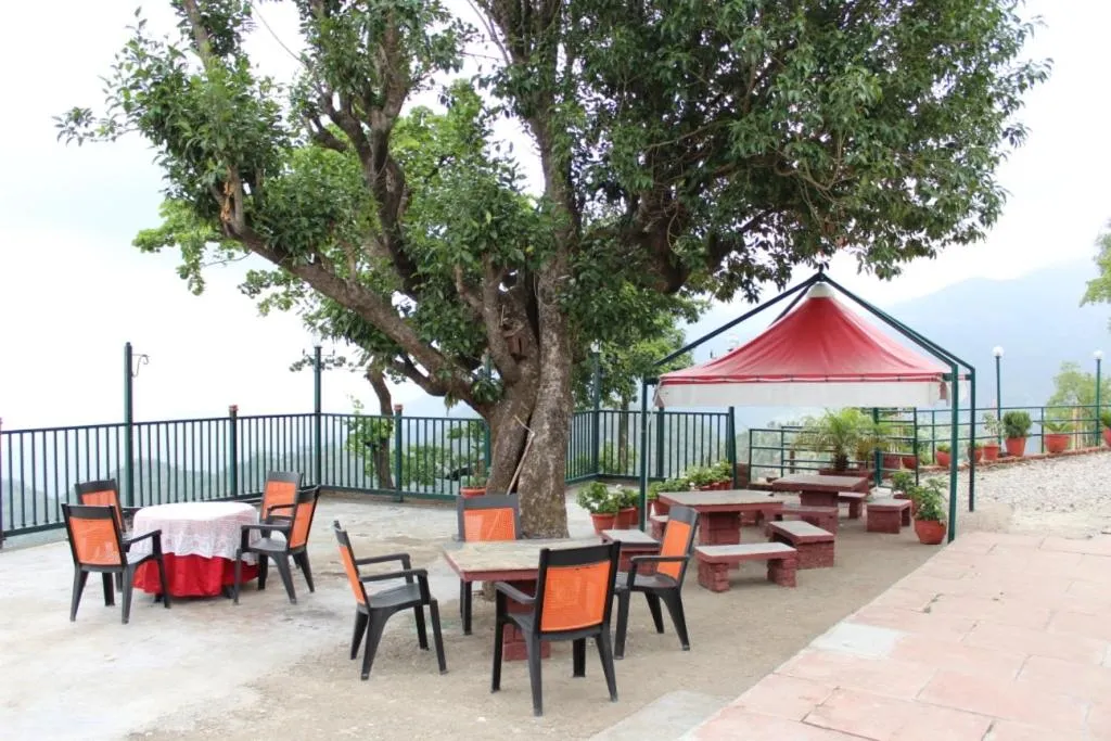 Restaurant/places to eat in Jharipani Castle