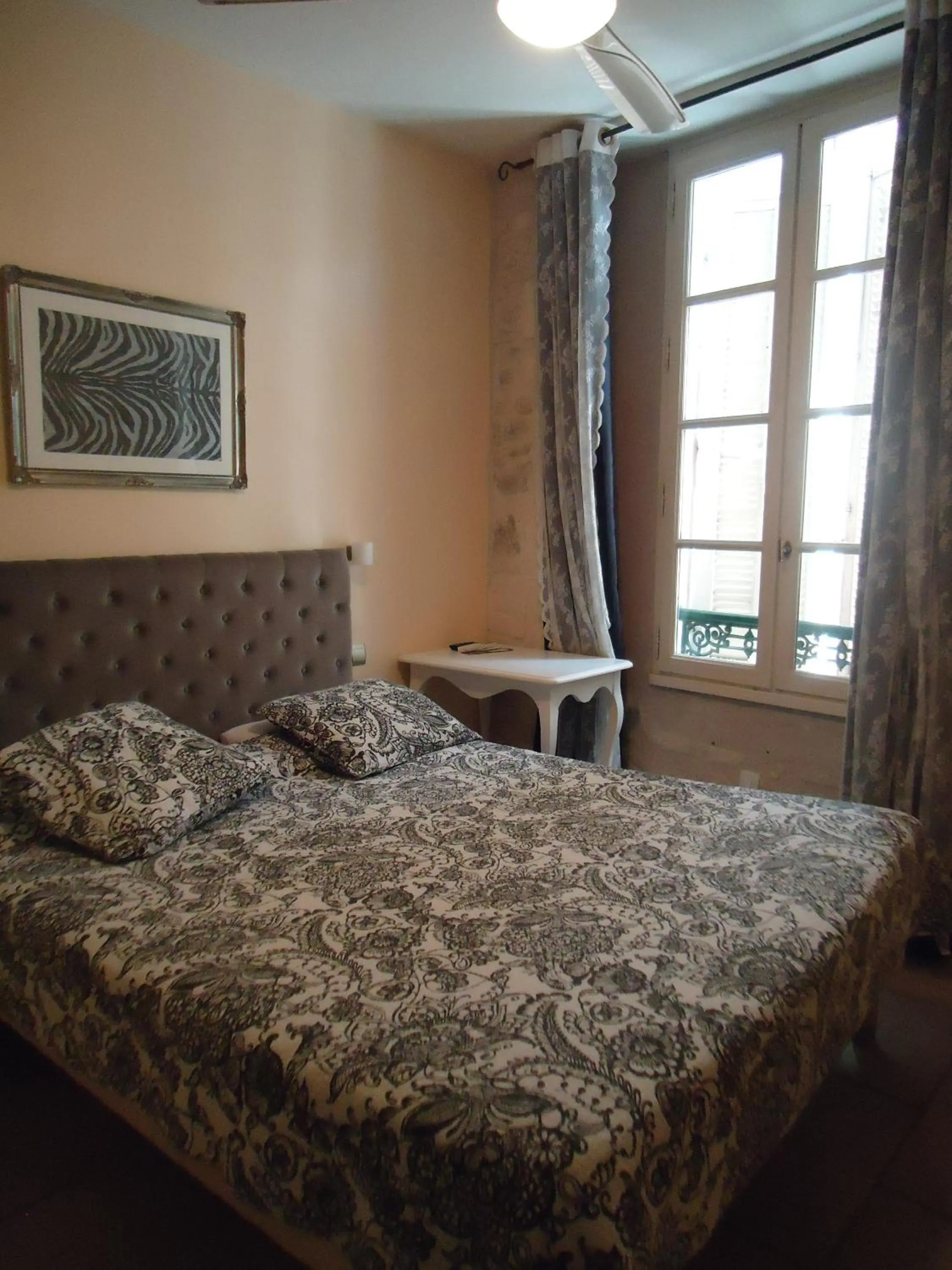 Bed in Hôtel du Palais des Papes