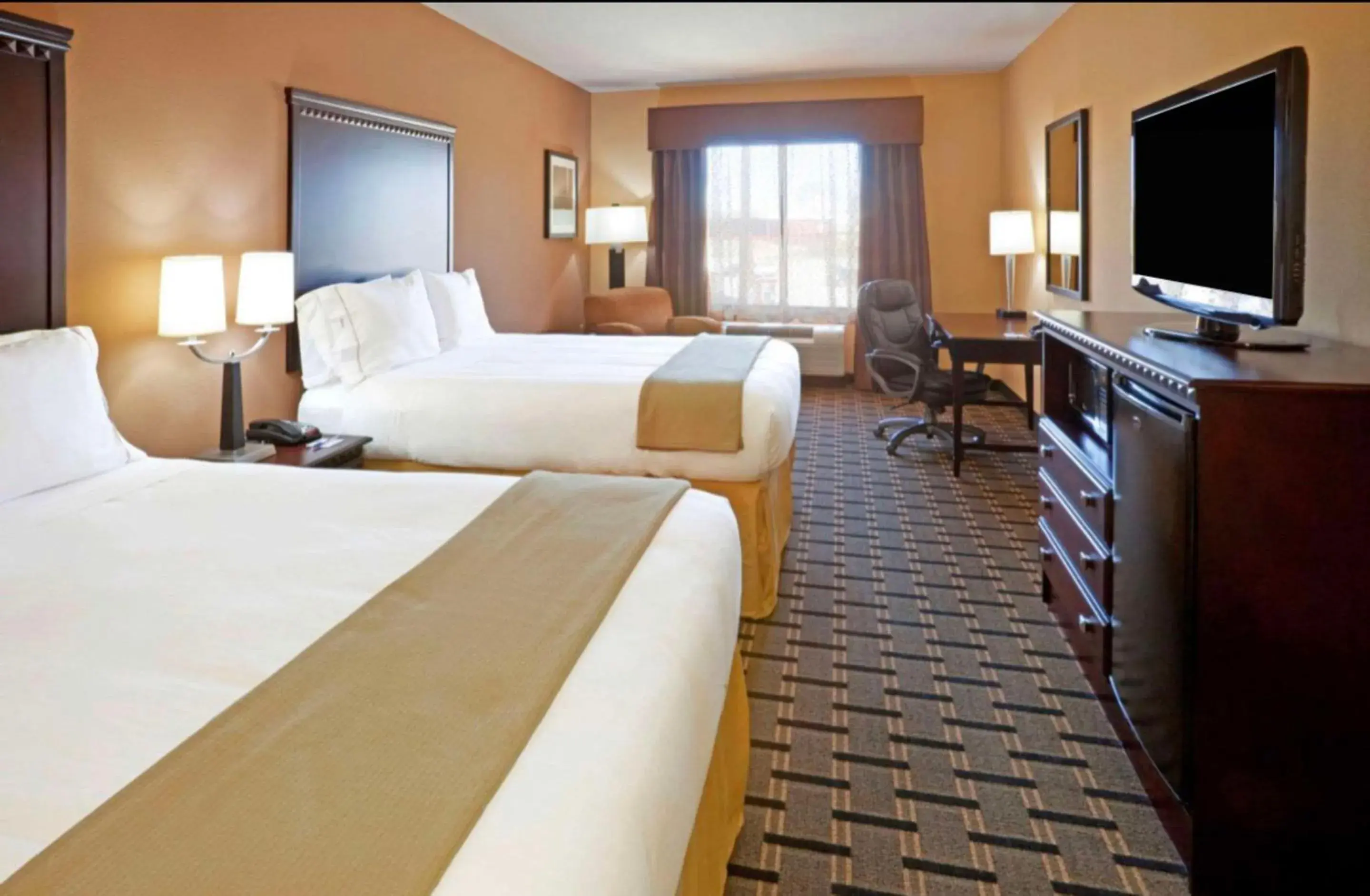 Standard Queen Room with Two Queen Beds - Non Smoking in Comfort Inn & Suites Dallas Medical-Market Center Standard Queen Room with Two Queen Beds - Non Smoking in Comfort Inn & Suites Dallas Medical-Market Center