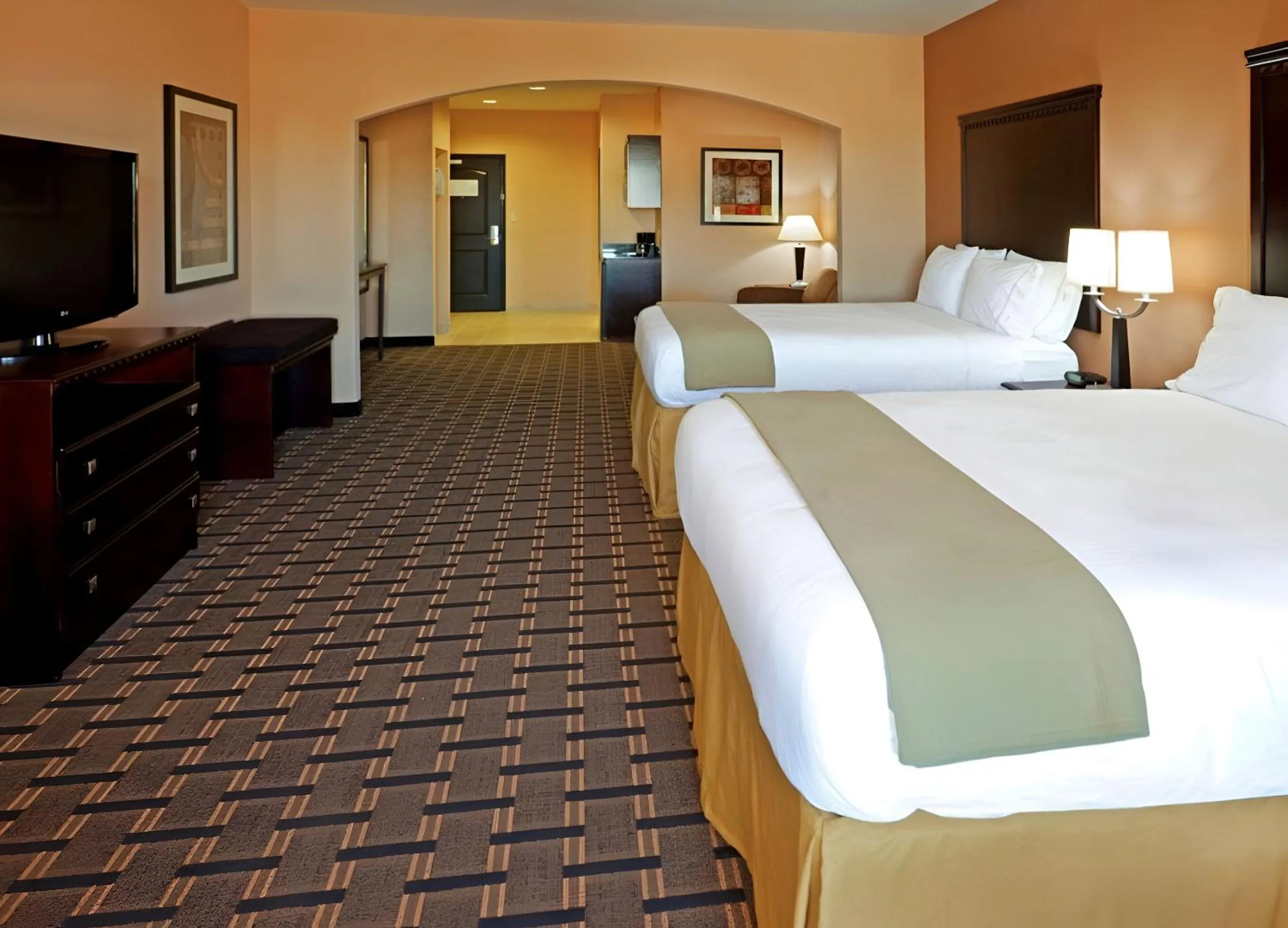 View (from property/room), Bed in Comfort Inn & Suites Dallas Medical-Market Center