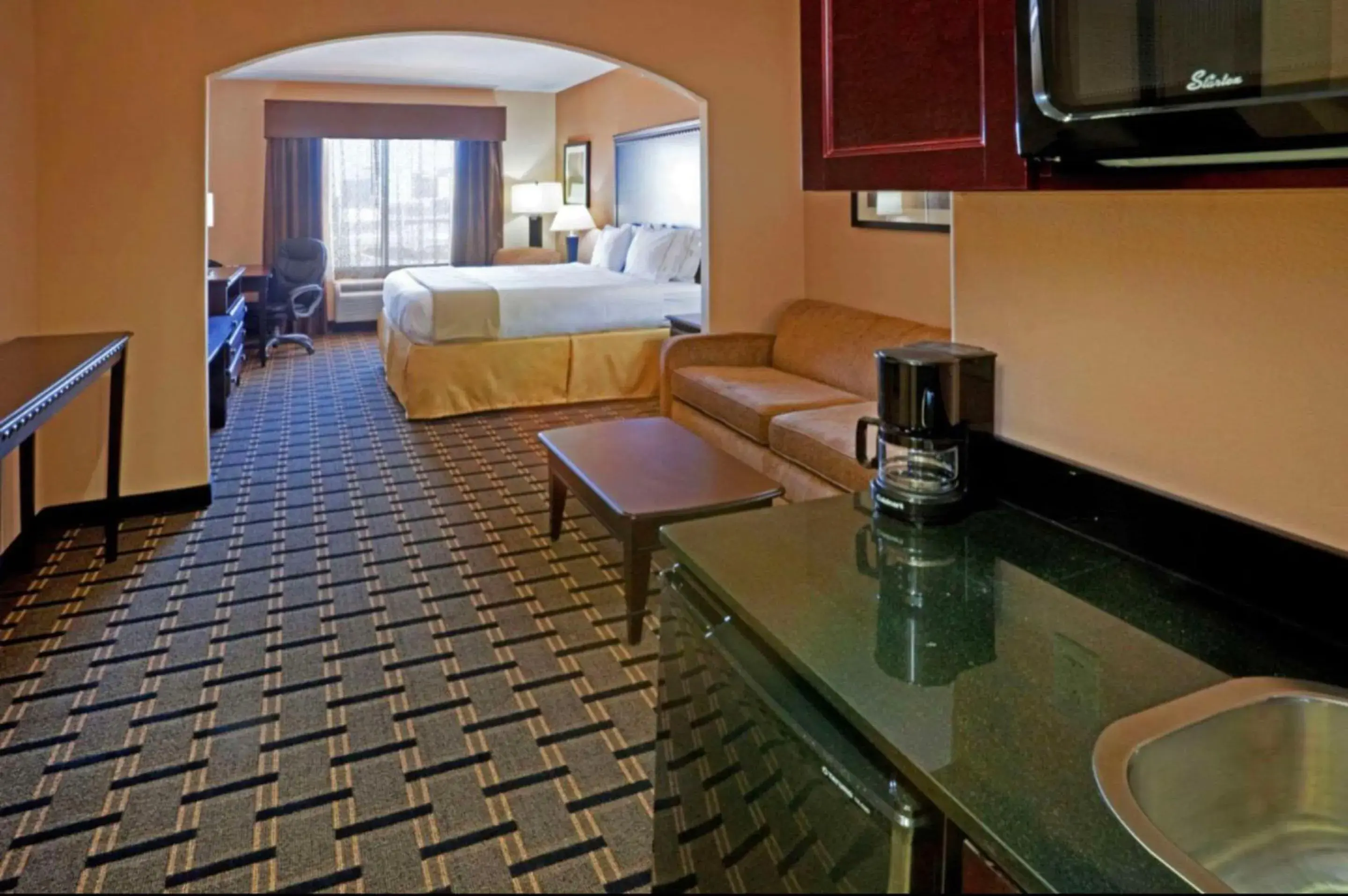 King Suite with Sofa Bed - Accessible/Non Smoking in Comfort Inn & Suites Dallas Medical-Market Center King Suite with Sofa Bed - Accessible/Non Smoking in Comfort Inn & Suites Dallas Medical-Market Center