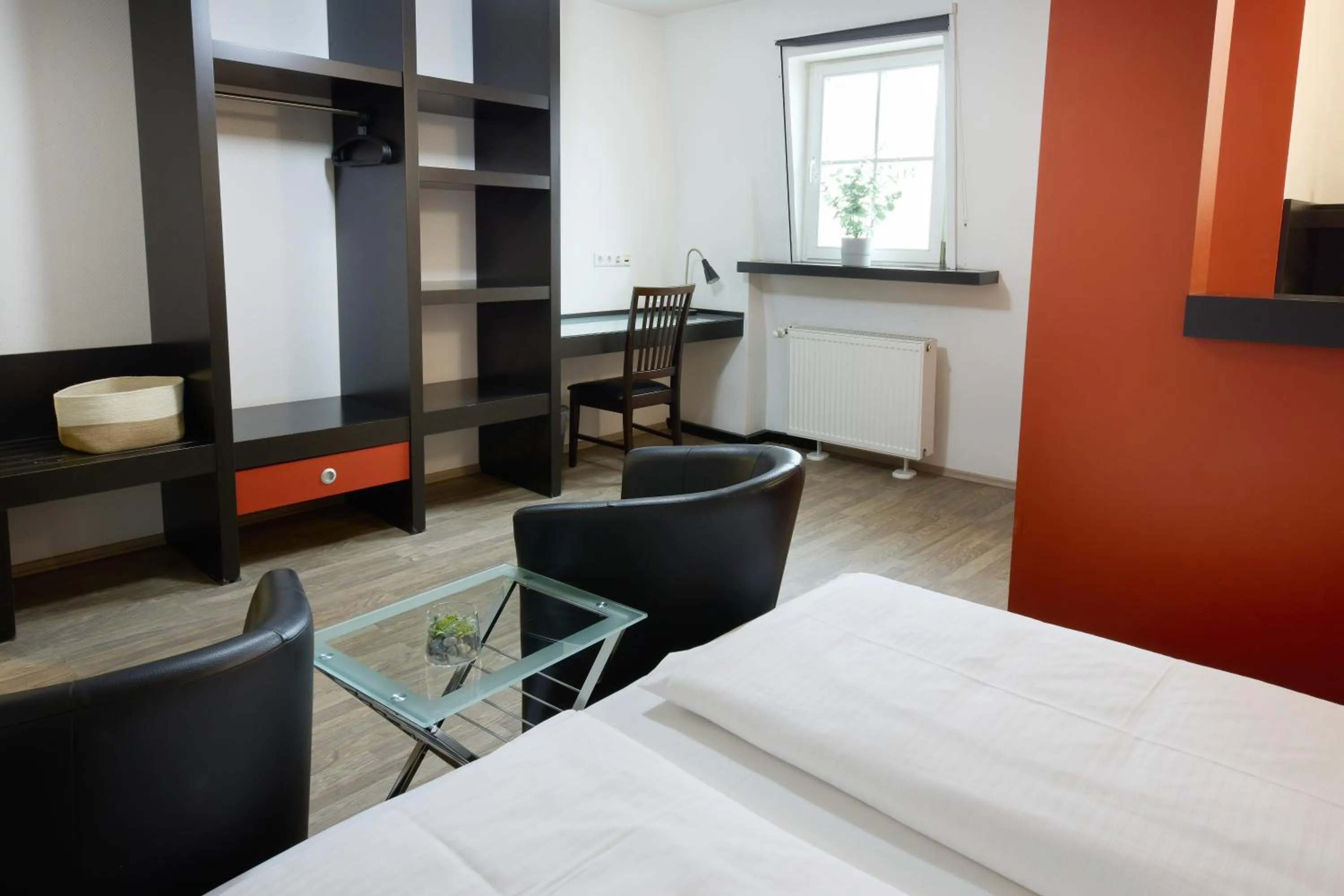 Living room, Bed in Hotel Villa-Bassermann, stilvoll, 2 Min zum Schloss, schnelles WLAN & Parkplatz