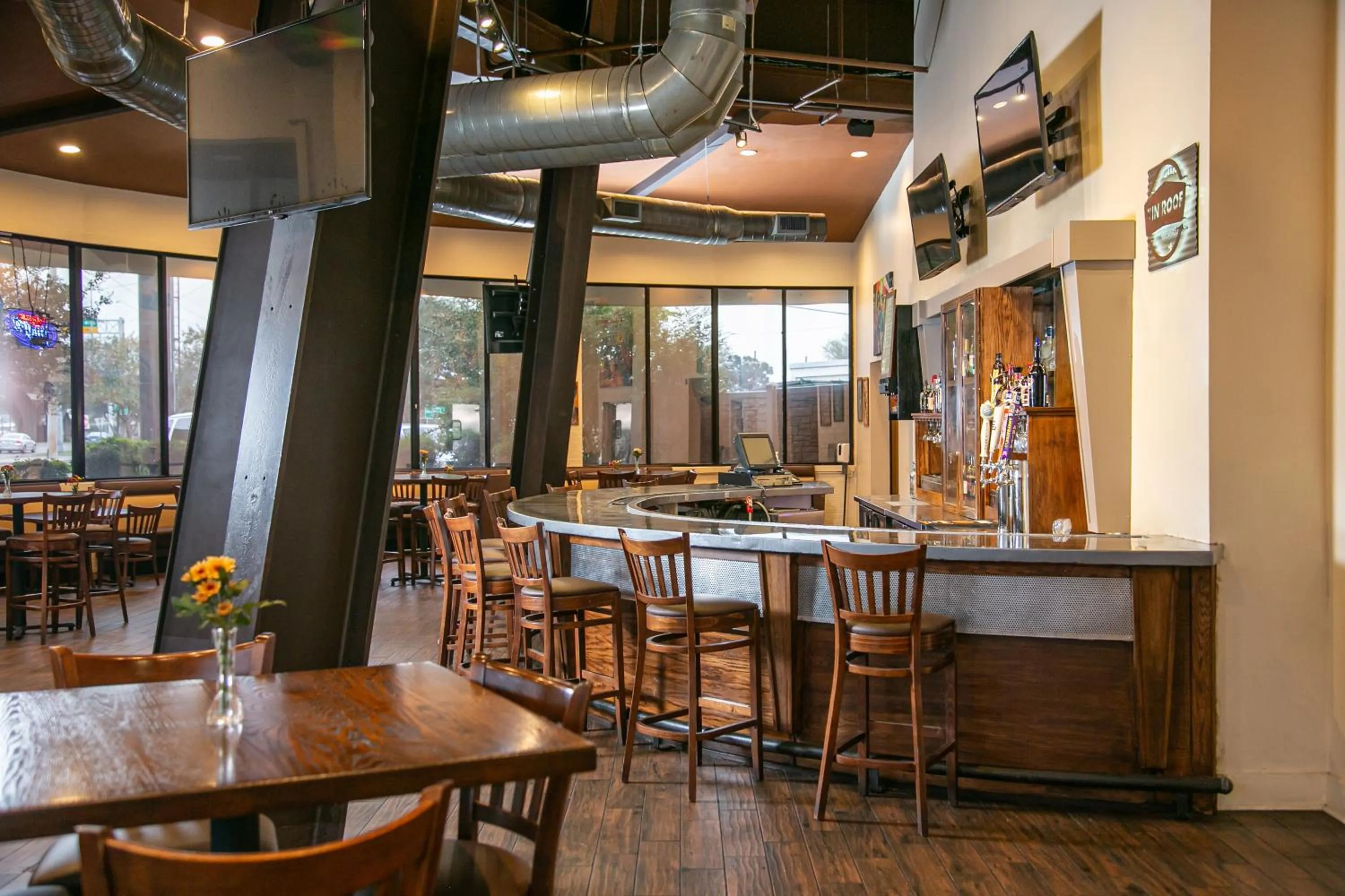 Restaurant/places to eat in Holiday Inn New Orleans West Bank Tower by IHG