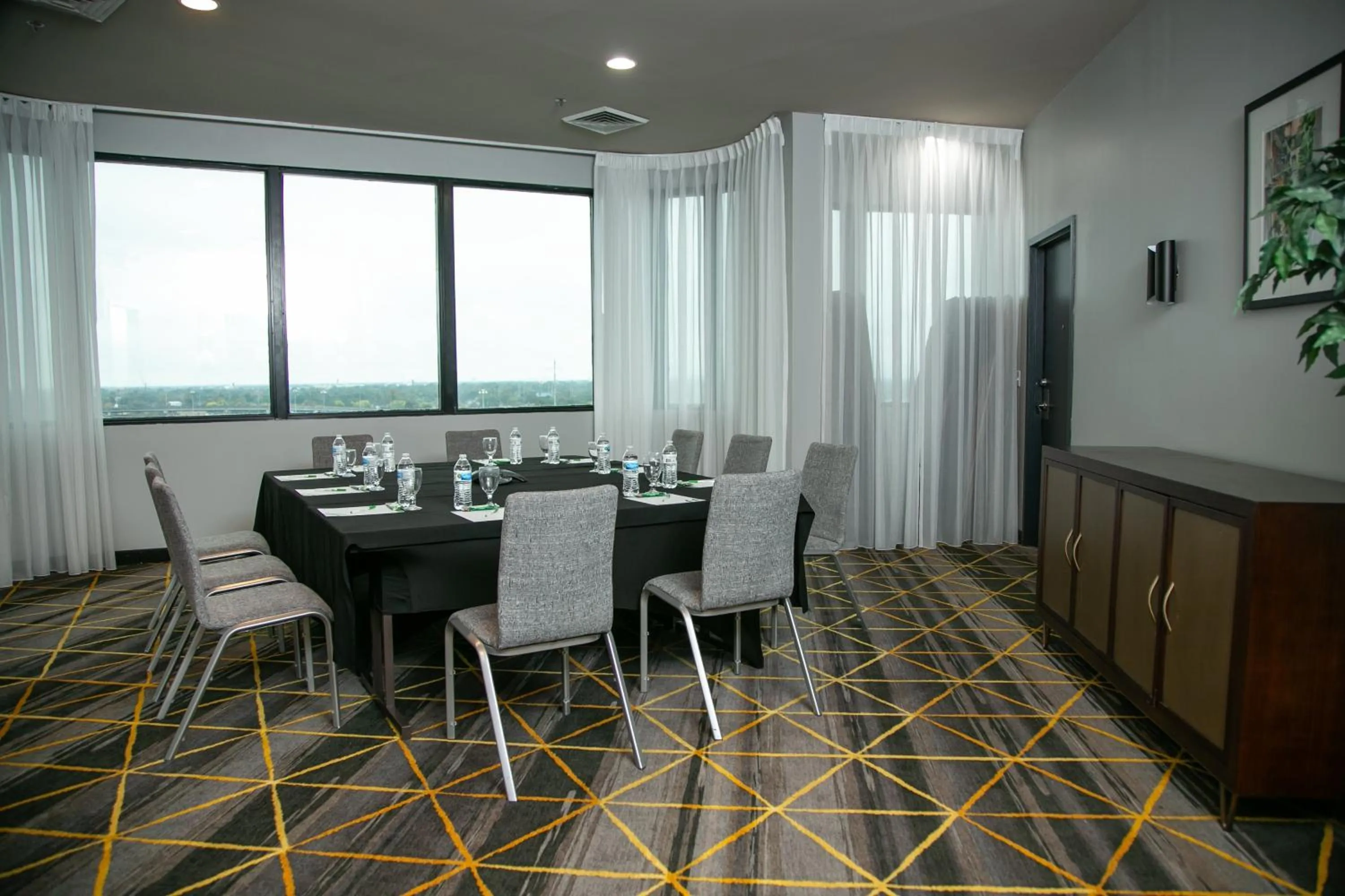 Meeting/conference room in Holiday Inn New Orleans West Bank Tower by IHG