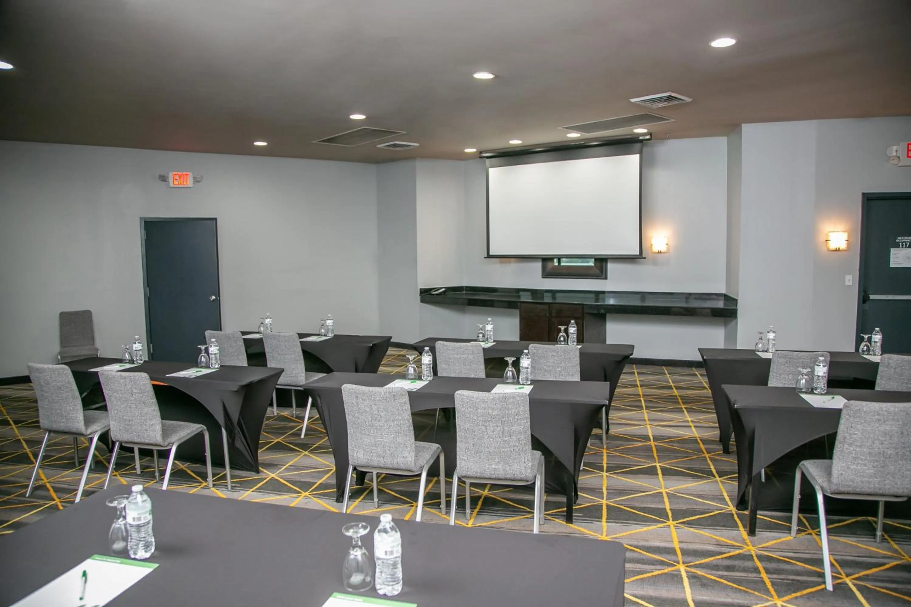 Meeting/conference room in Holiday Inn New Orleans West Bank Tower by IHG