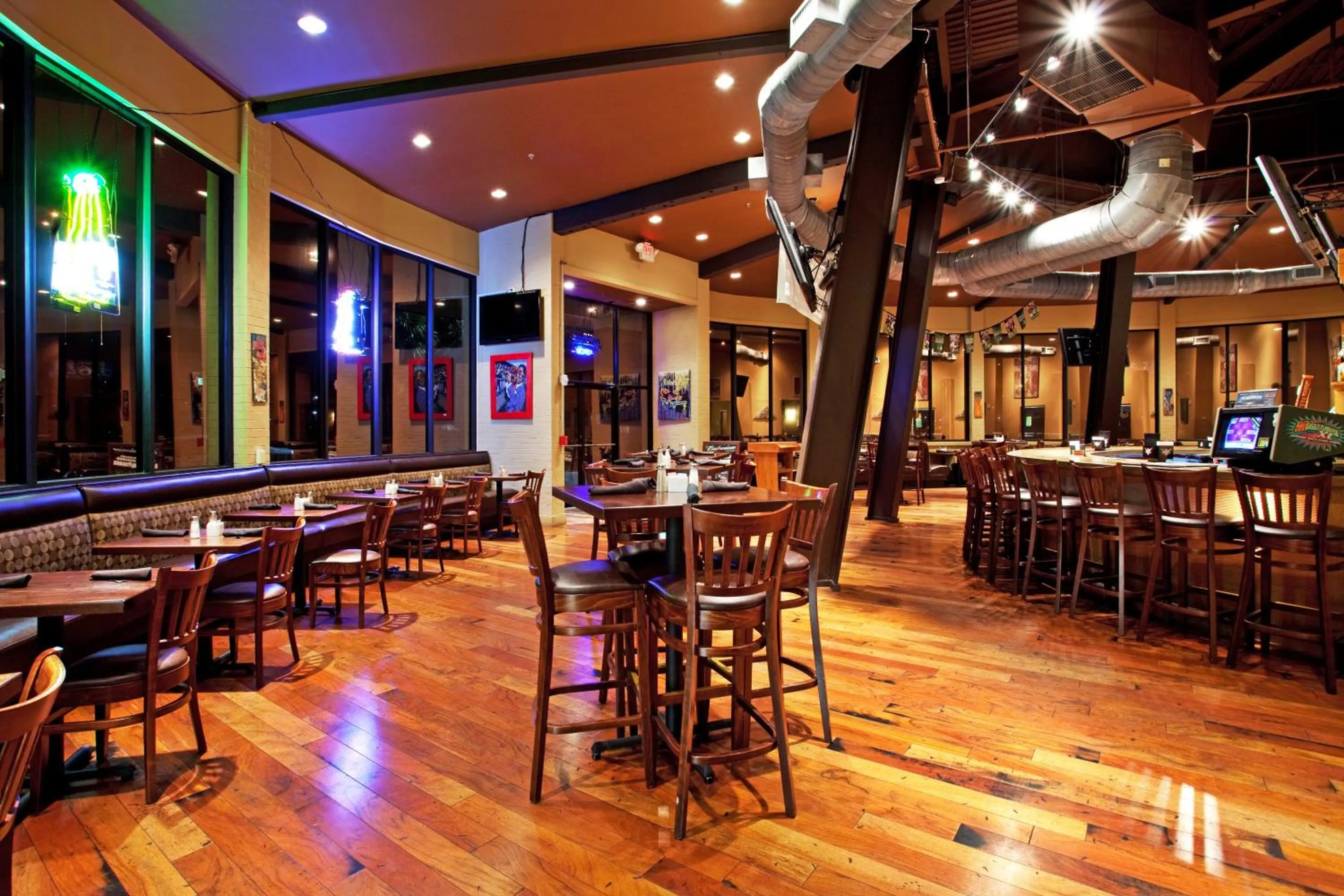 Restaurant/places to eat in Holiday Inn New Orleans West Bank Tower by IHG