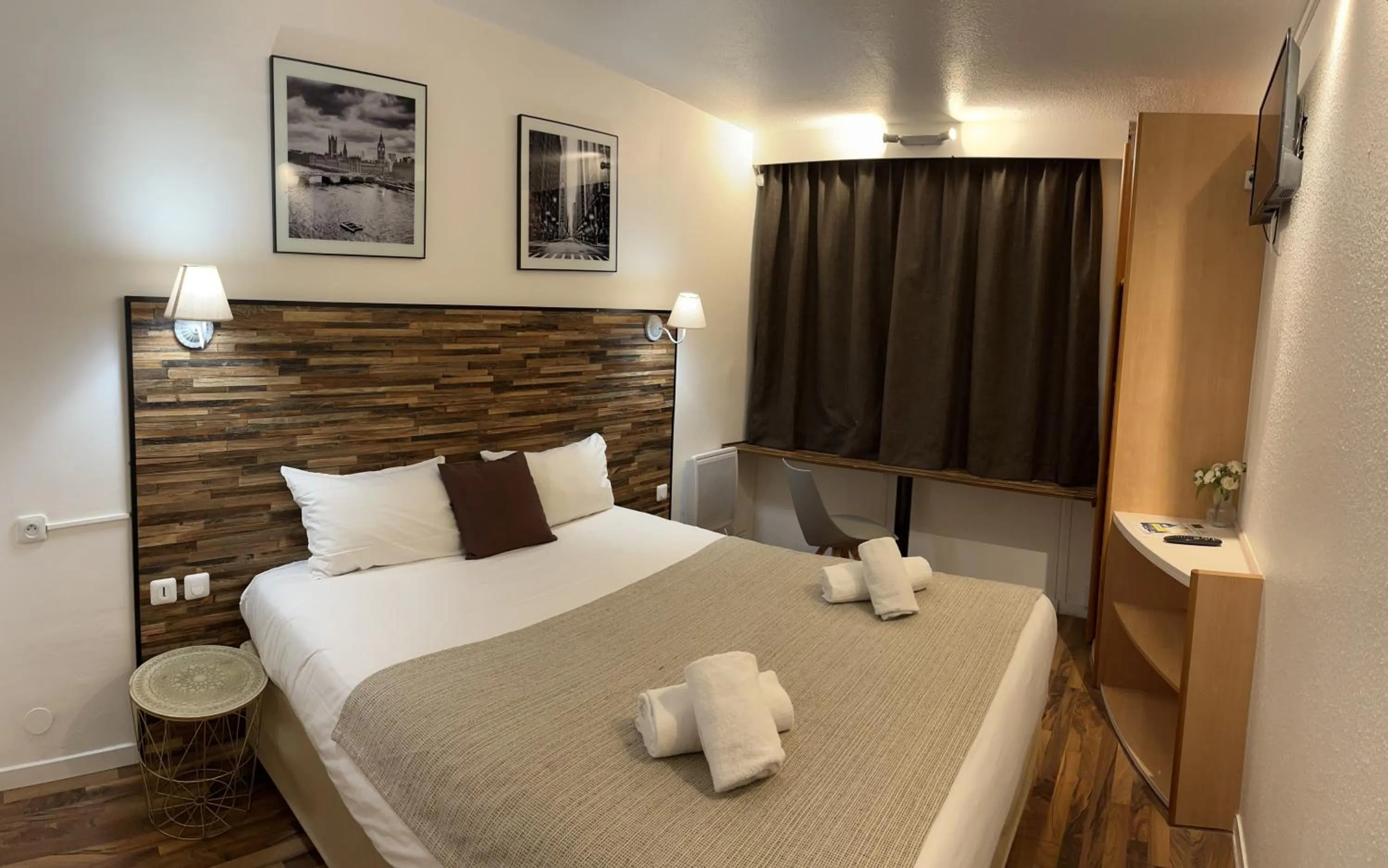 Bed in Resothel Group