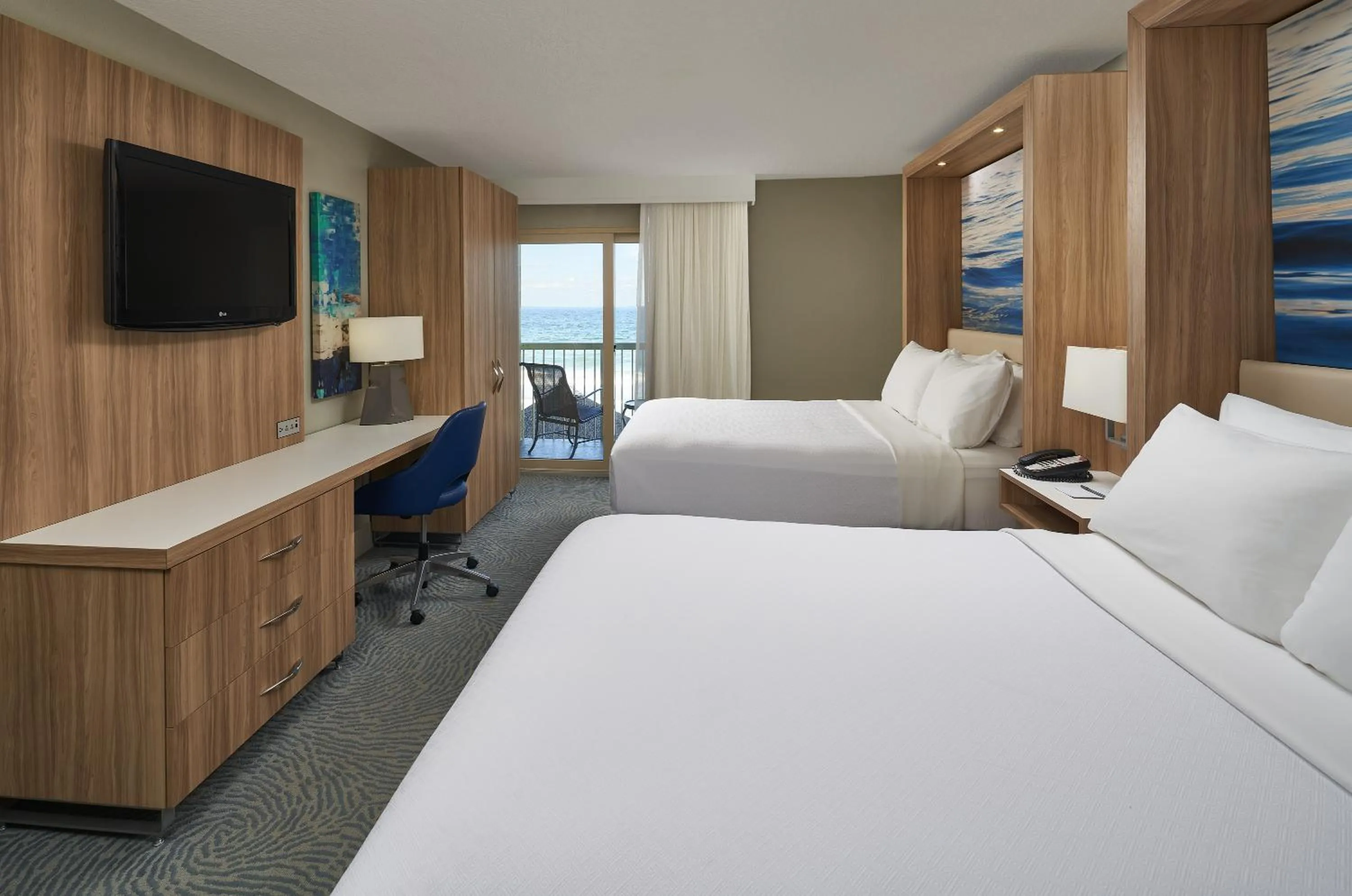 Bed in Crowne Plaza Melbourne-Oceanfront by IHG
