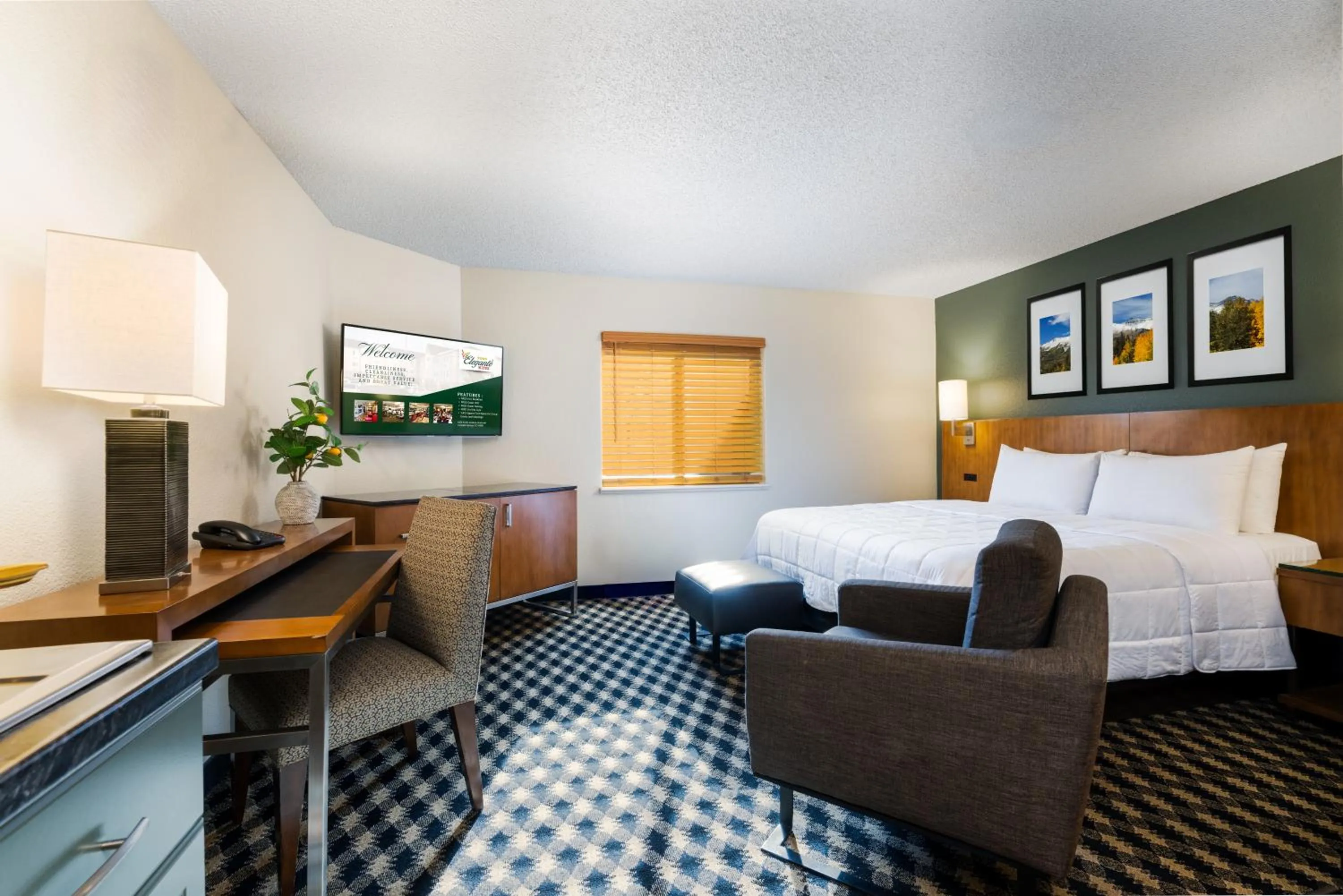 TV and multimedia, Bed in MCM Elegante Suites