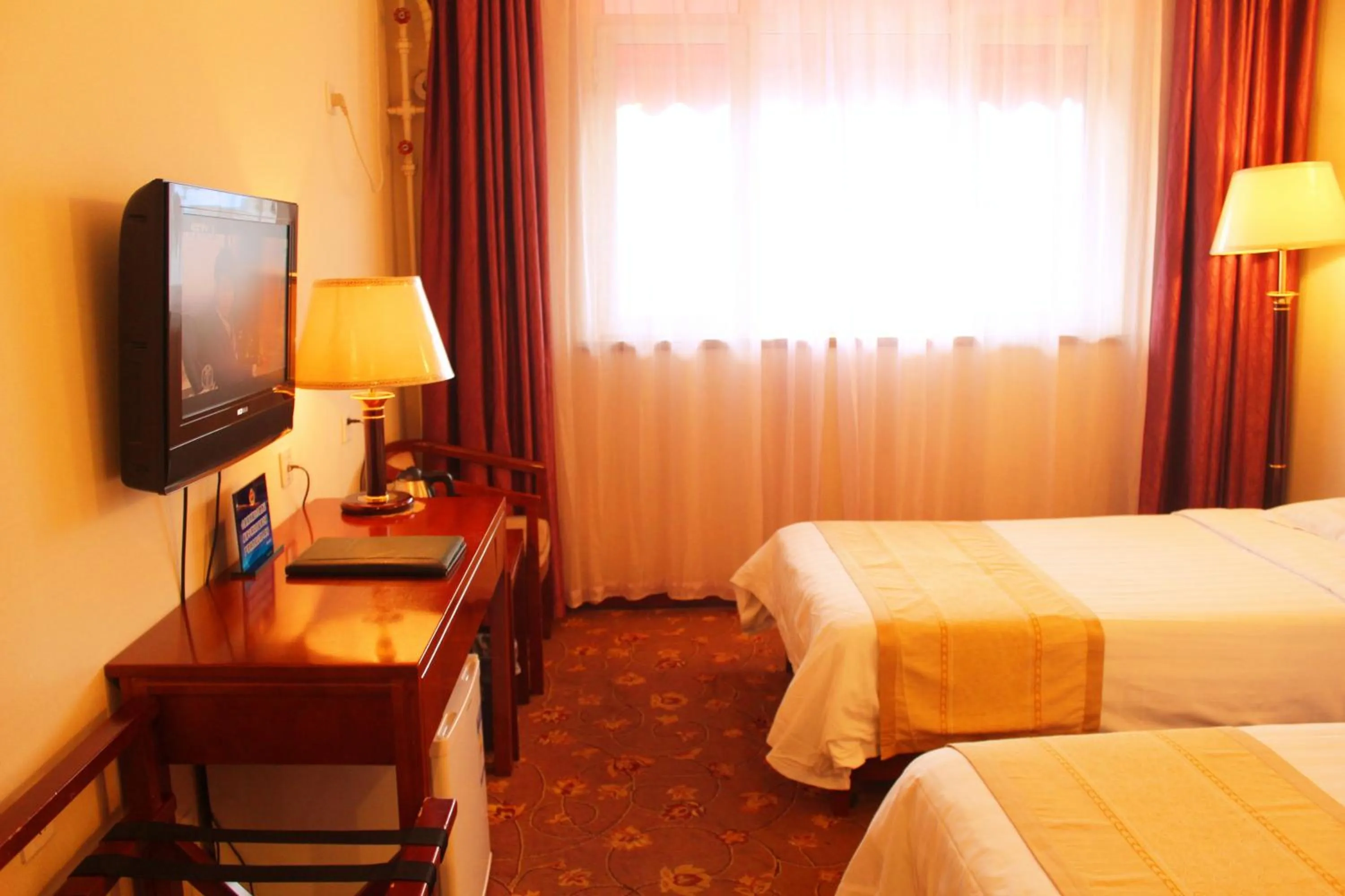 TV and multimedia, Bed in King Parkview Hotel