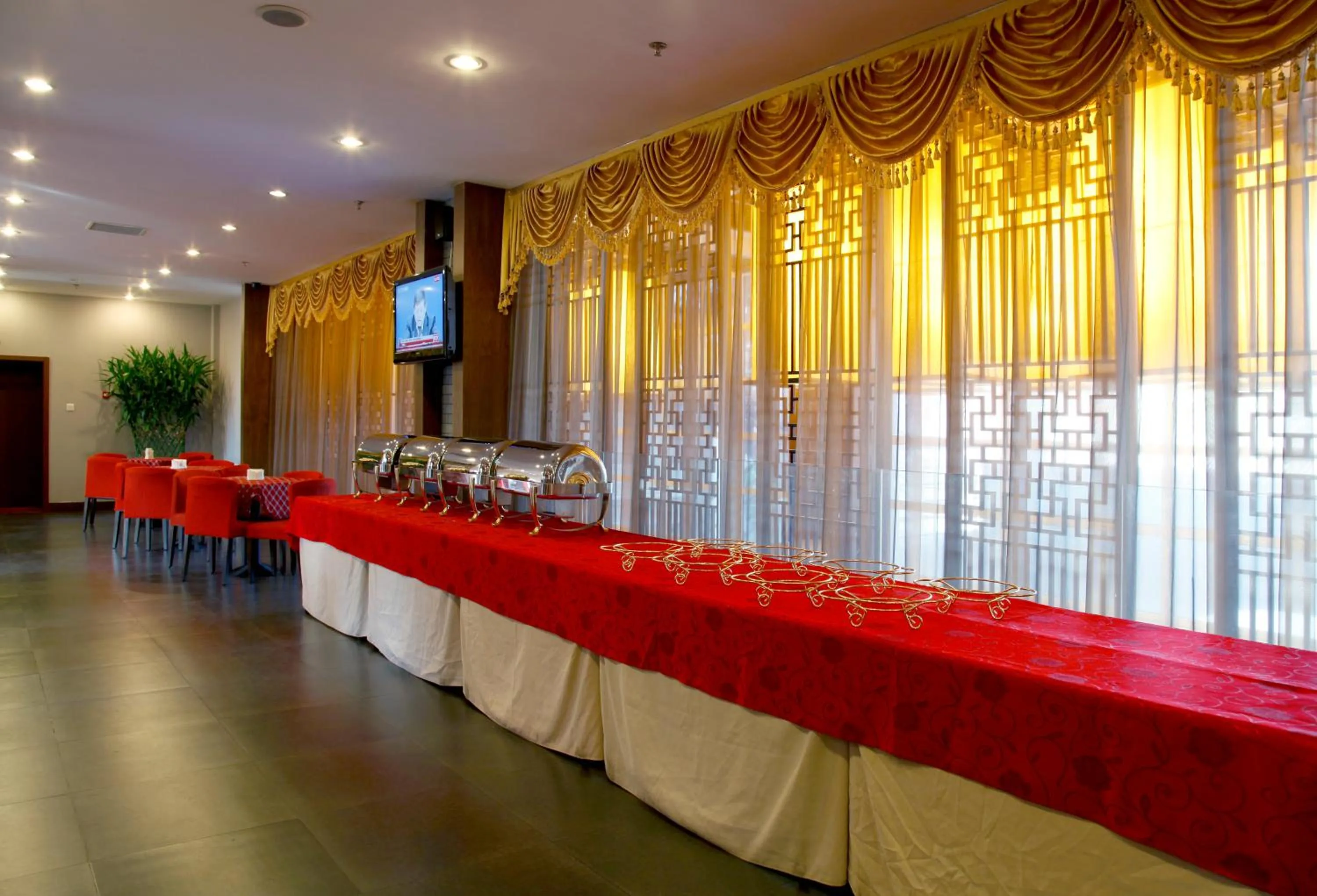 Restaurant/places to eat in King Parkview Hotel