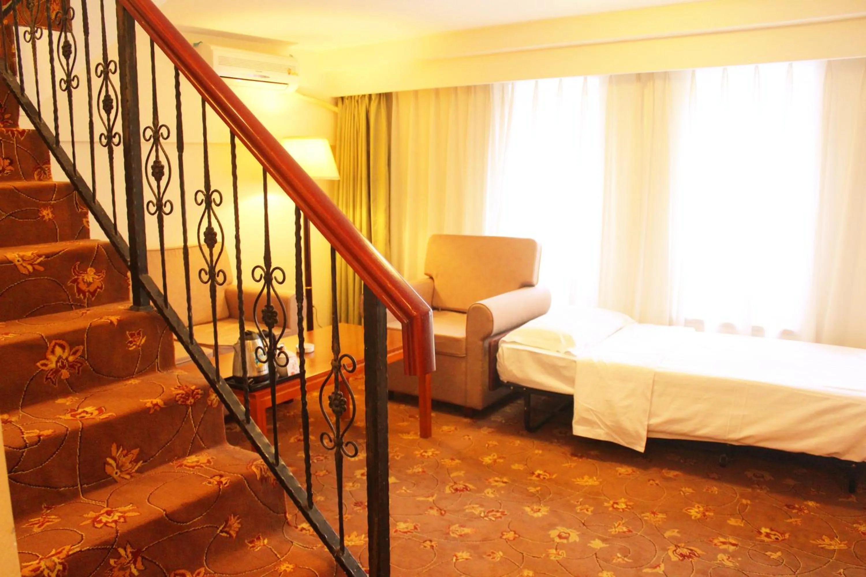 Other, Bed in King Parkview Hotel