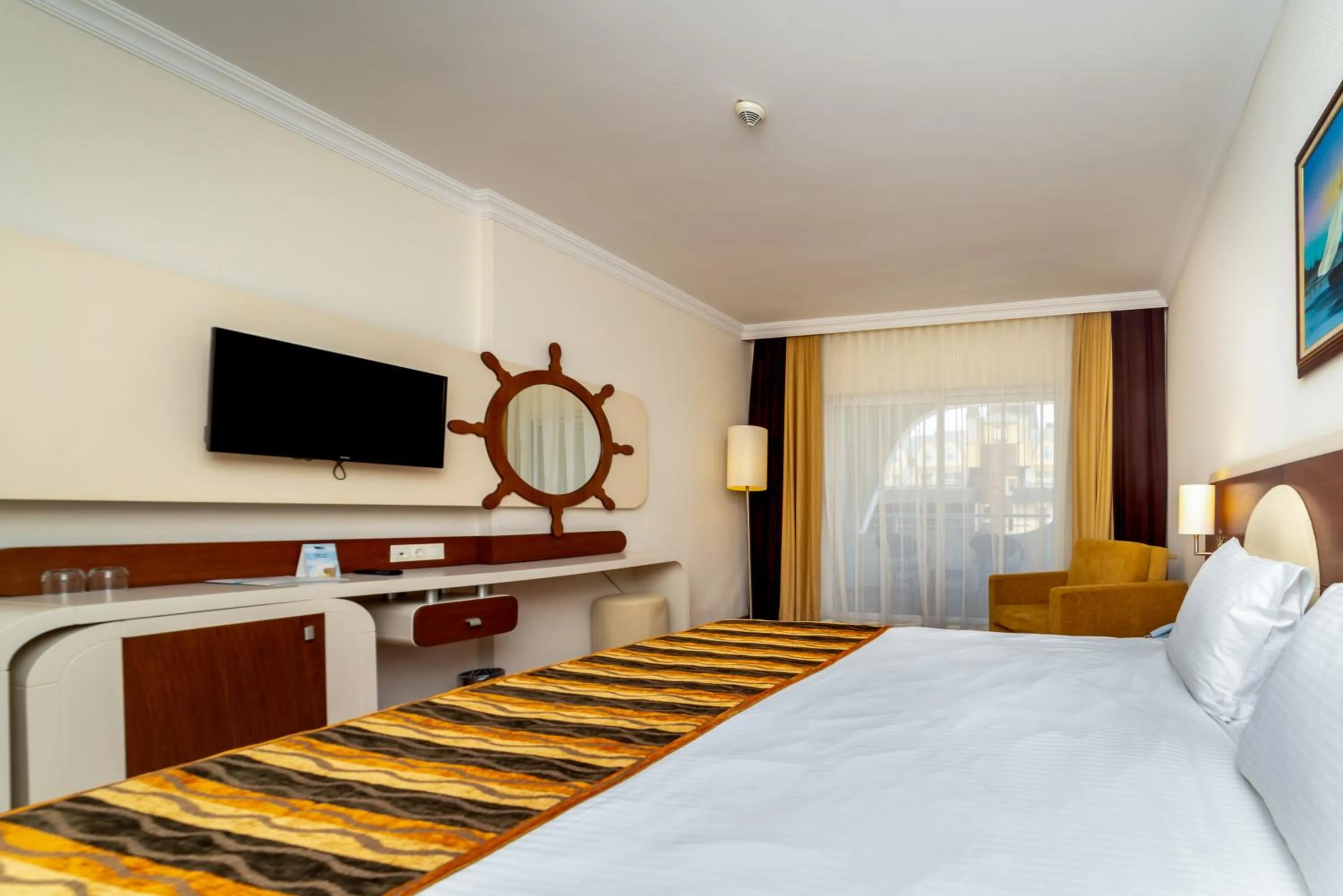 Photo of the whole room, Bed in Transatlantik Hotel & Spa - Ultra All Inclusive