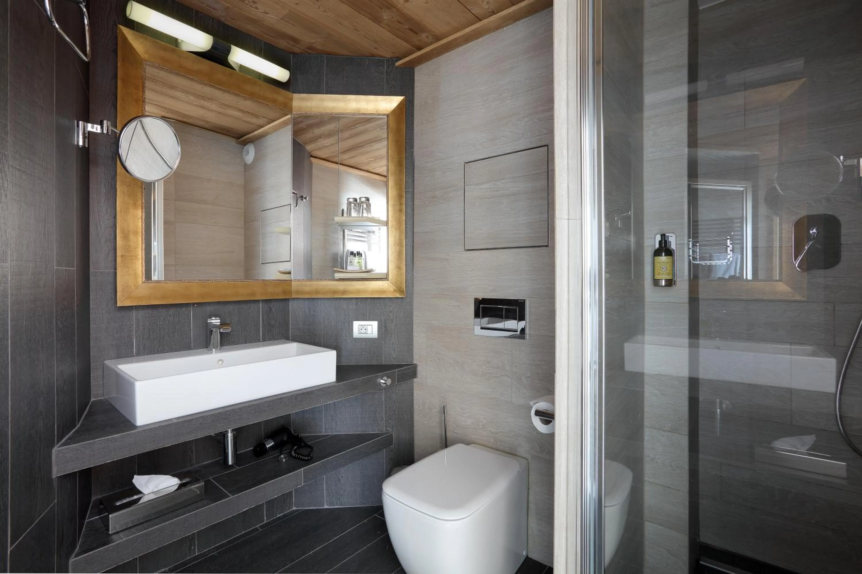 Bathroom in Hotel 3 Vallées Val Thorens