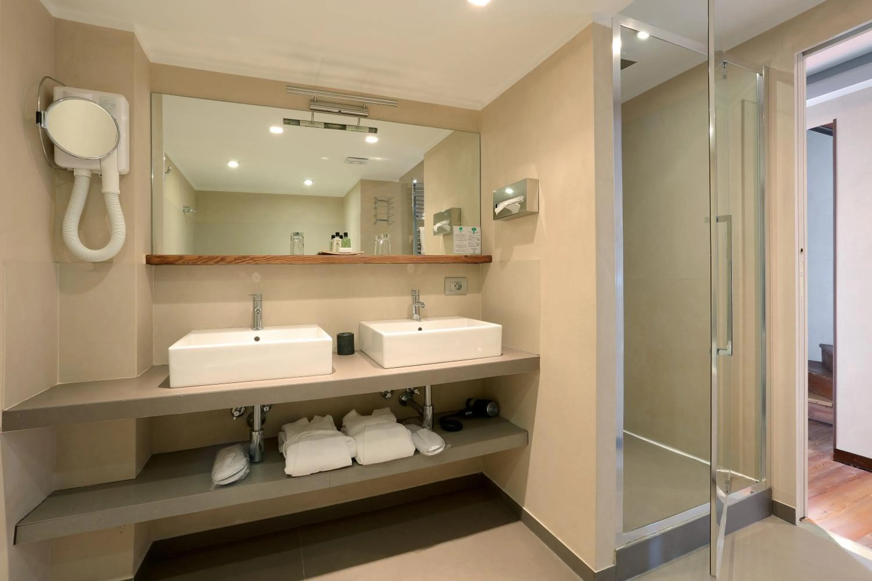 Shower in Hotel 3 Vallées Val Thorens