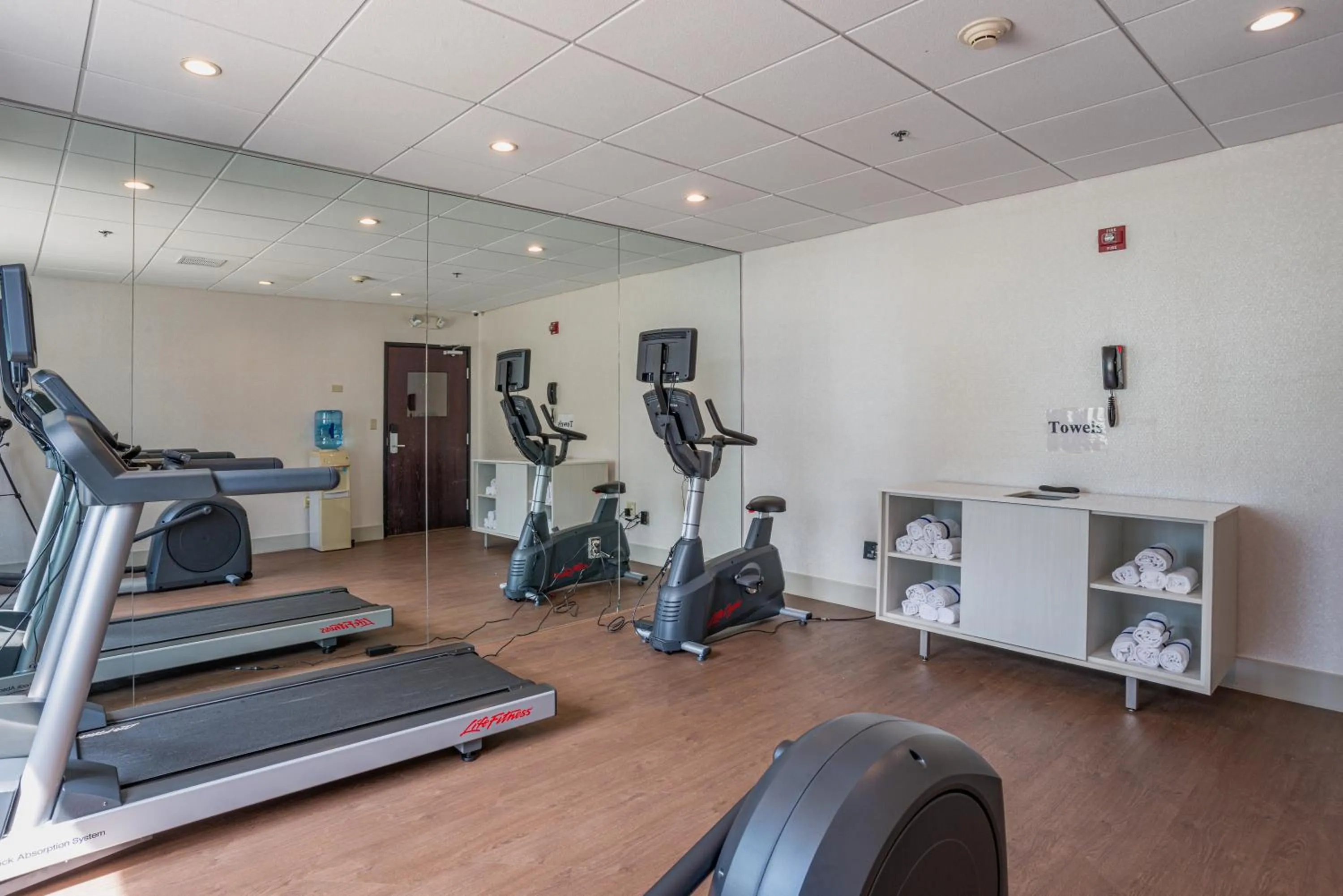Fitness centre/facilities in Holiday Inn Express Hotel & Suites Swansea by IHG