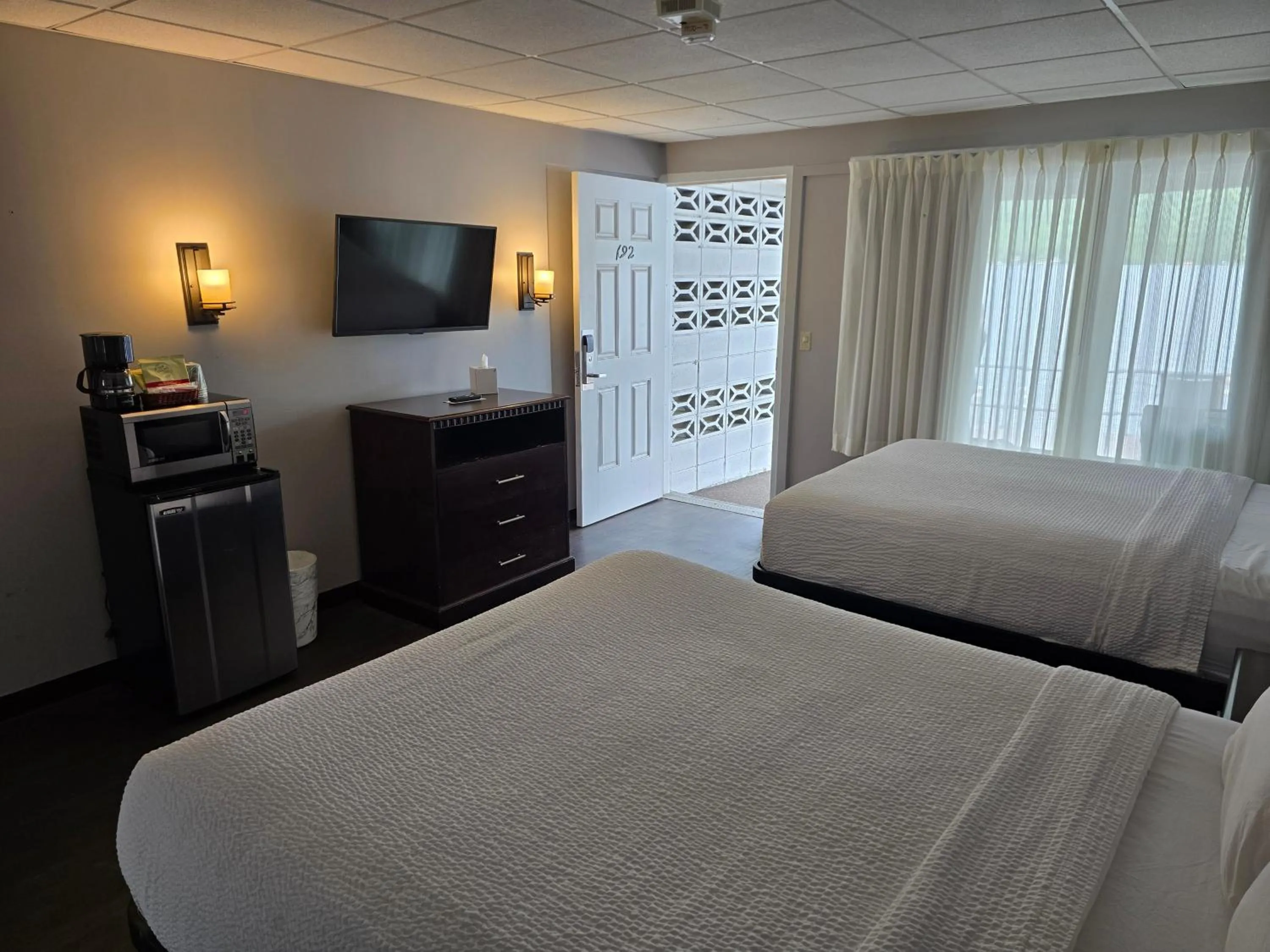 Bedroom, Bed in Georgian Lakeside Resort