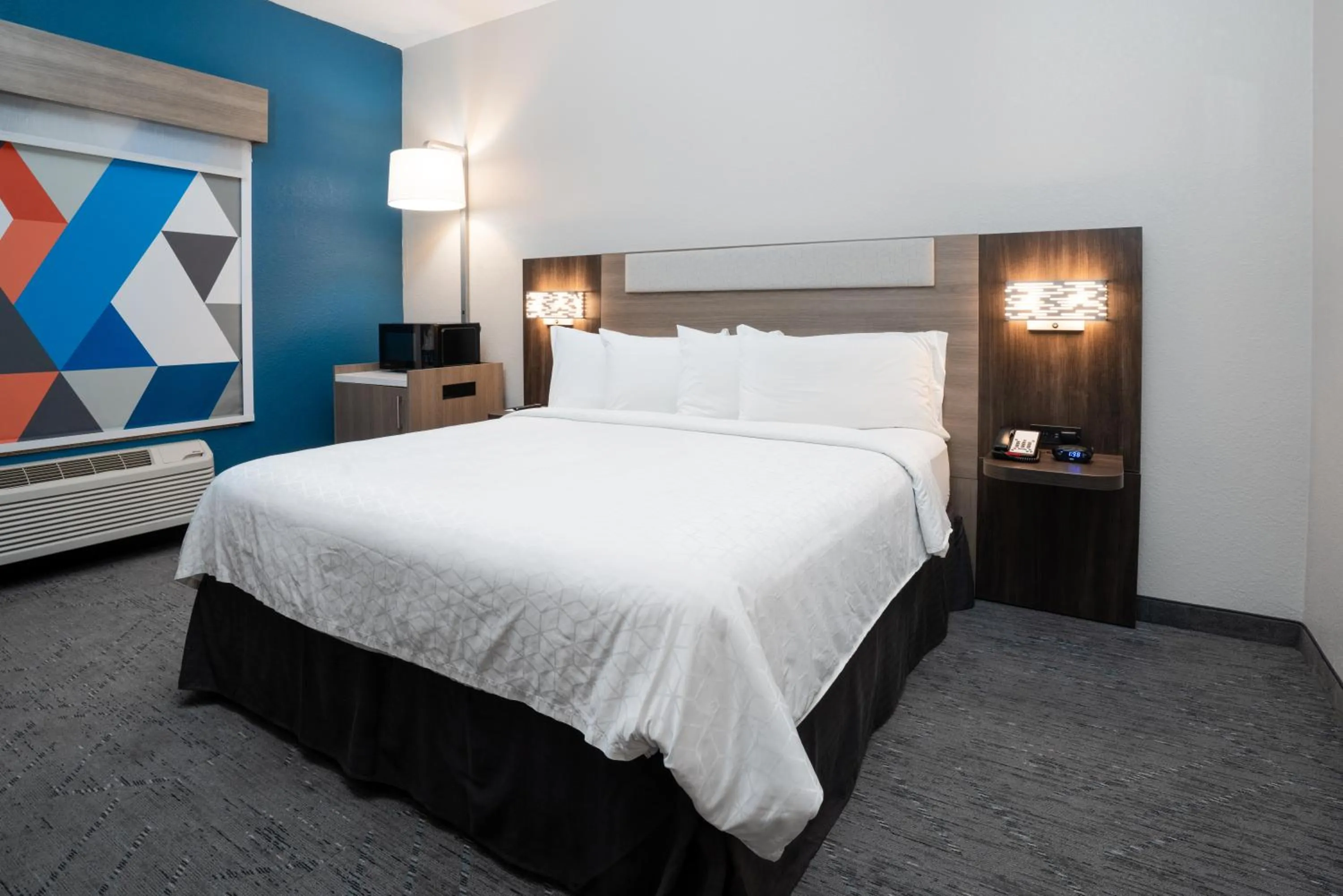 Bed in Holiday Inn Express Hotel & Suites Orange City - Deltona by IHG