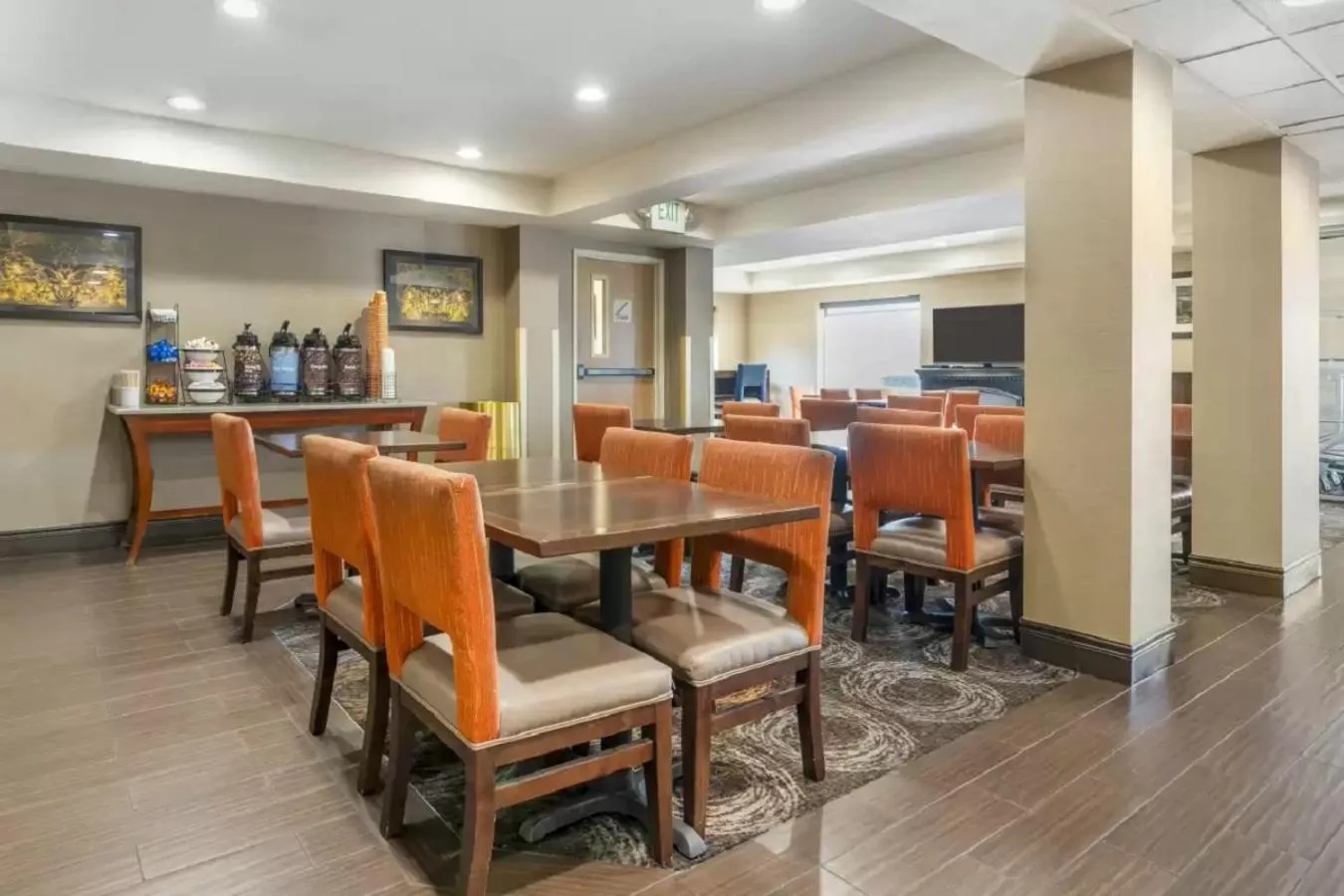 Breakfast in Comfort Inn Troutdale-Portland East