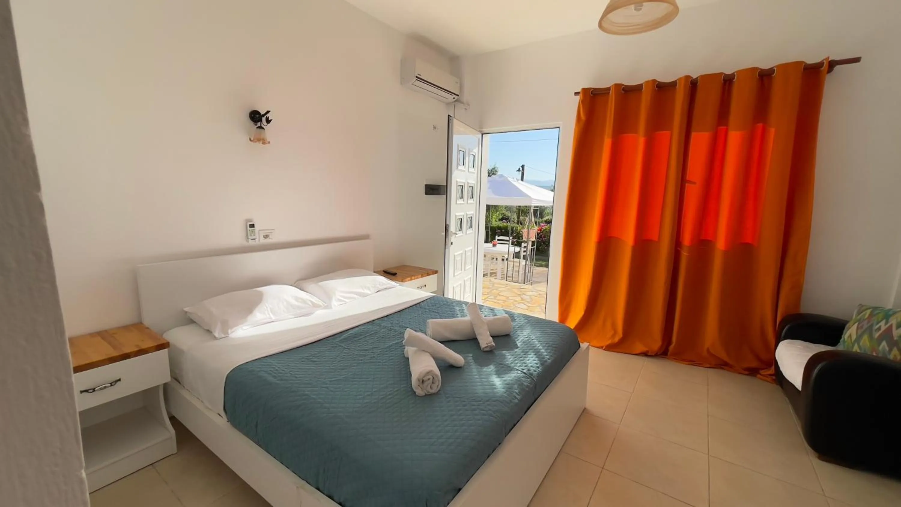 Photo of the whole room, Bed in Rida Village Ksamil Island