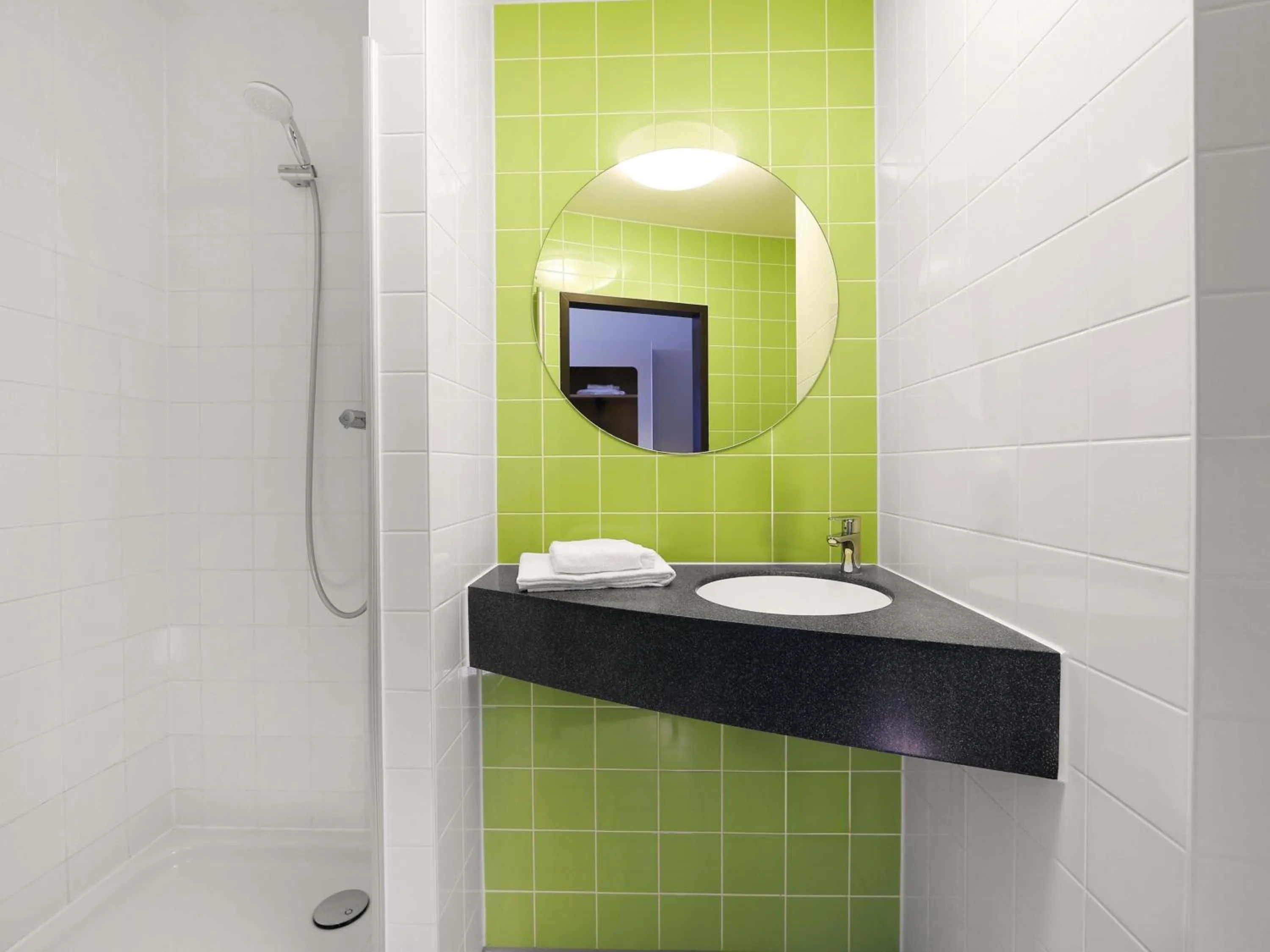 Shower in B&B HOTEL Berlin-Potsdamer Platz