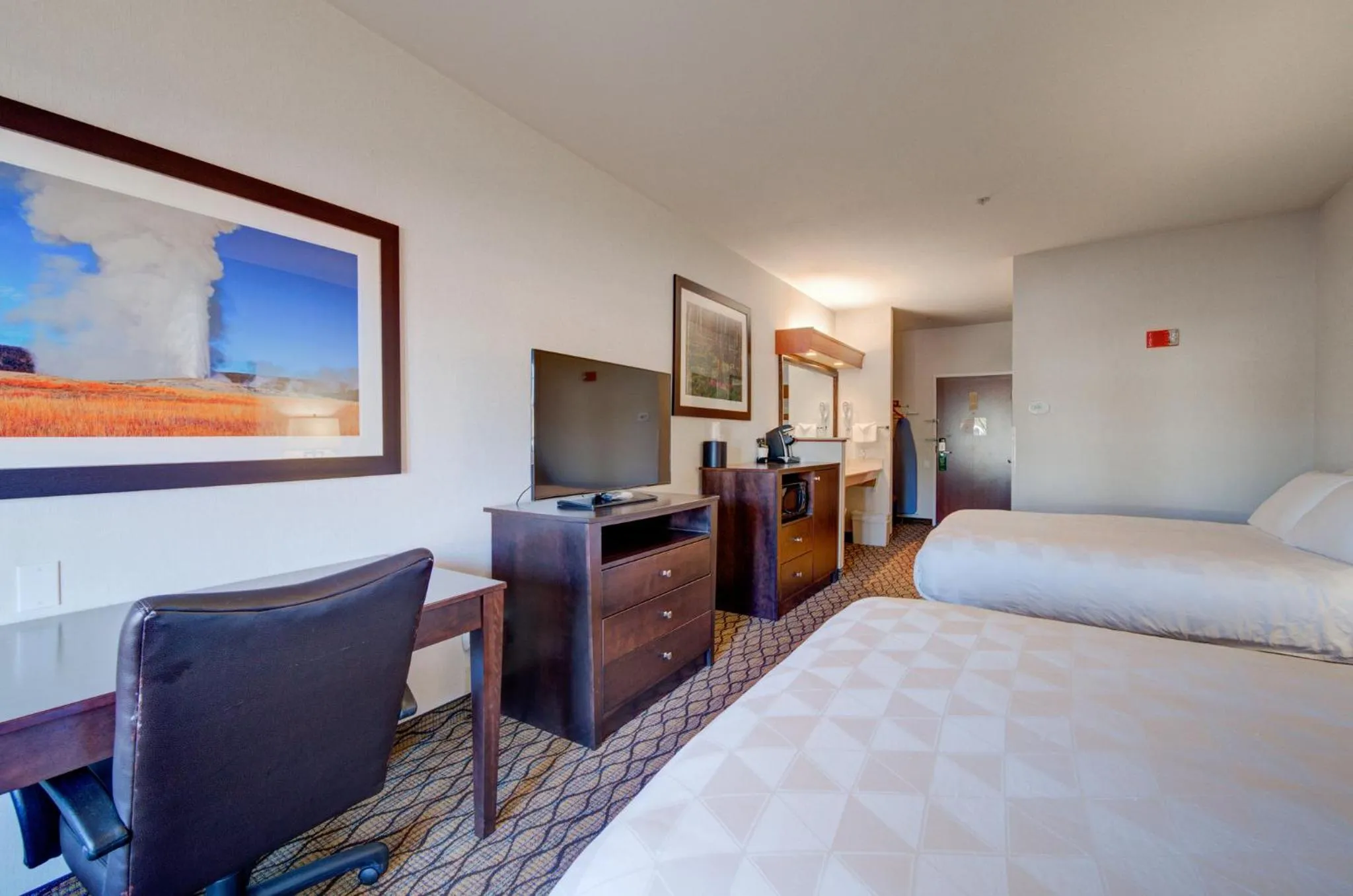 Photo of the whole room, Bed in Holiday Inn West Yellowstone by IHG